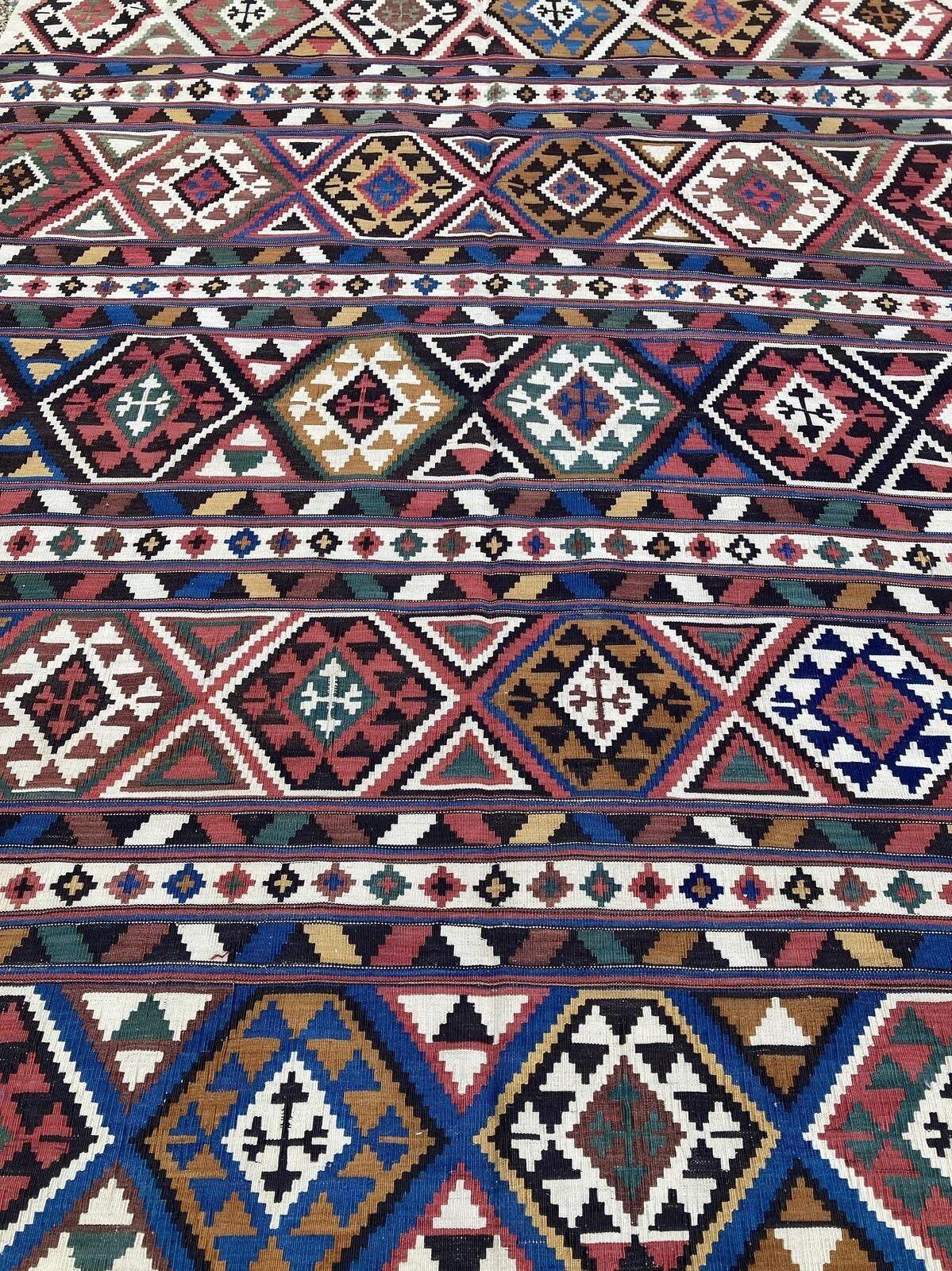 Antiker kaukasischer Schirwan-Kilim 3,33 m x 1,96 m (Frühes 20. Jahrhundert) im Angebot