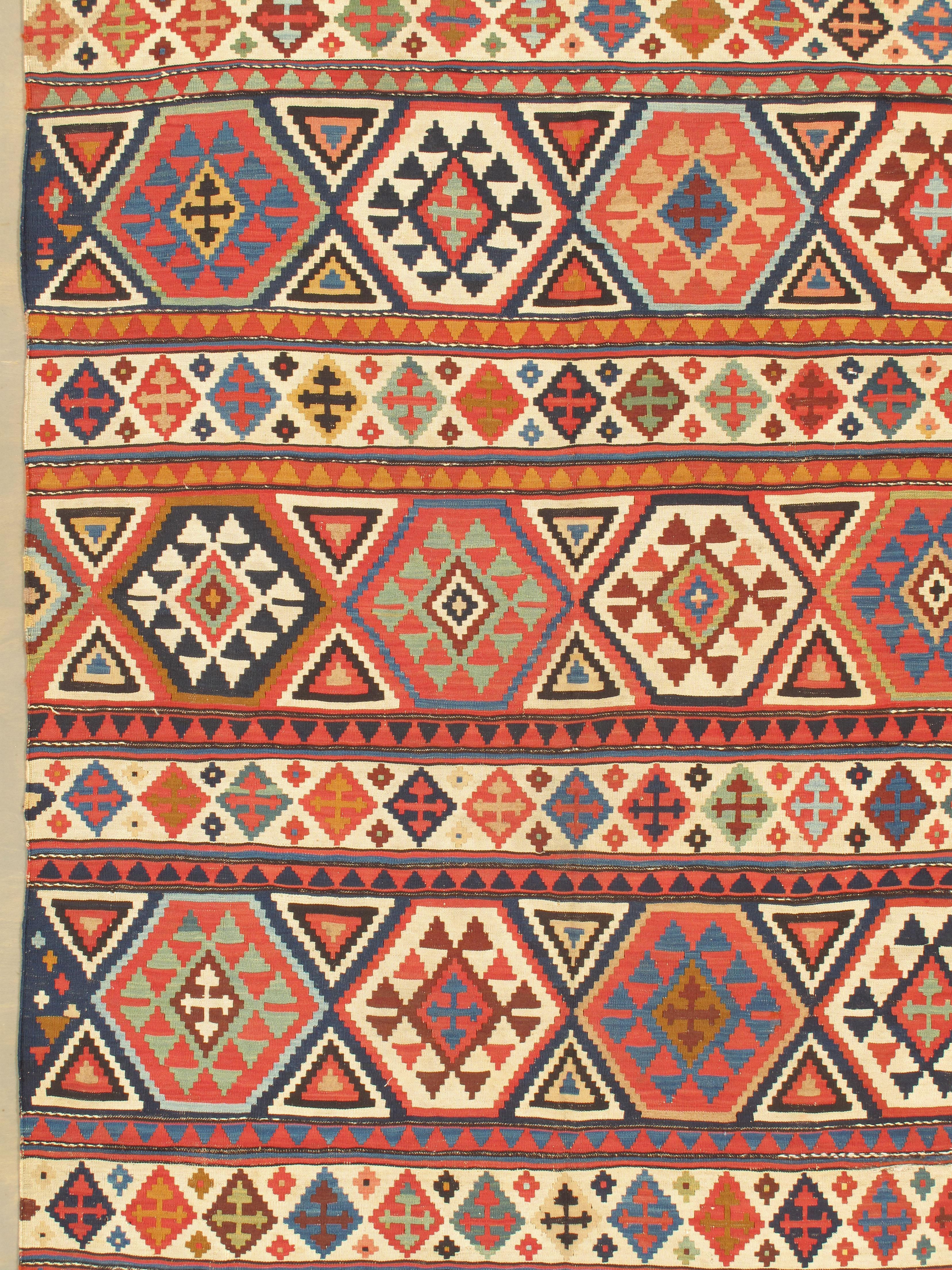 Antique Circ. 1890 Russian Shirvan Wool & Cotton  Hand-Woven Kilim 5'1 x 9'6 In Good Condition For Sale In New York, NY