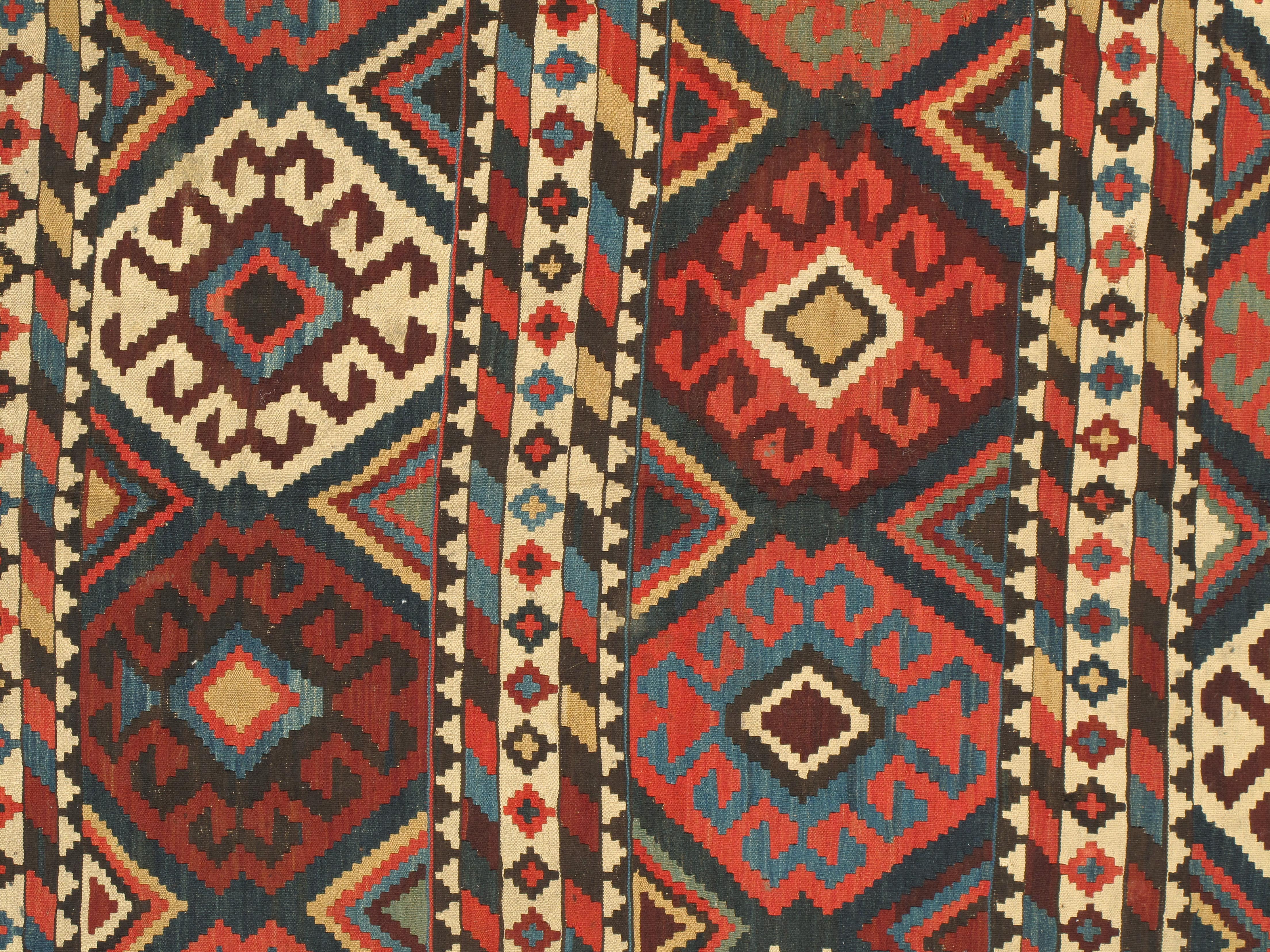 Alfombra antigua caucásica Shirvan Kilim  5'5 x 9'10 siglo XIX en venta
