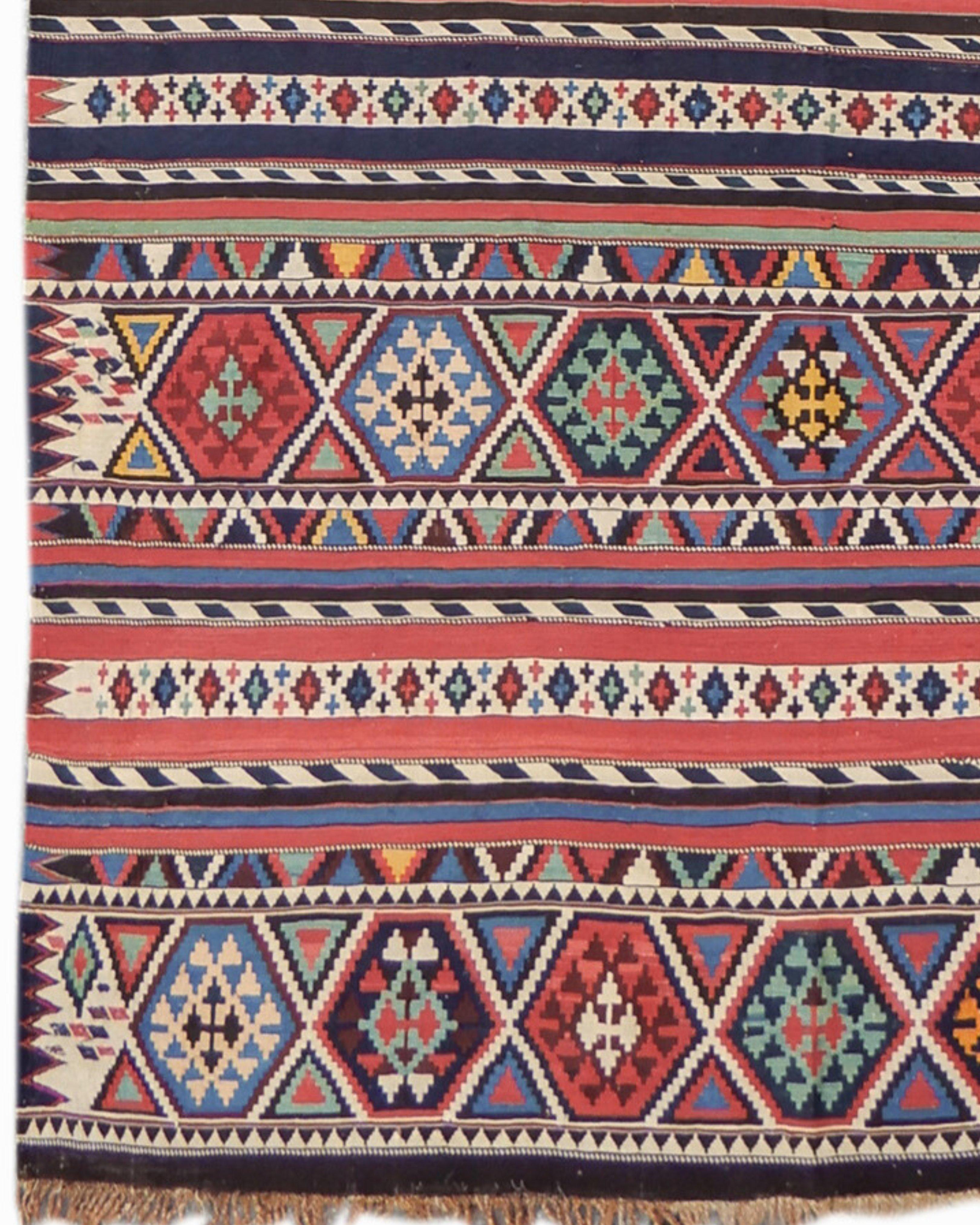 Tissé à la main Kilim caucasien ancien de Shirvan, fin du 19e siècle en vente