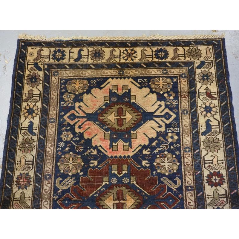 Antiker kaukasischer Shirvan-Kuban-Teppich aus Kaschmir, weiche, verblasste Farben, um 1900 (Kaukasisch) im Angebot