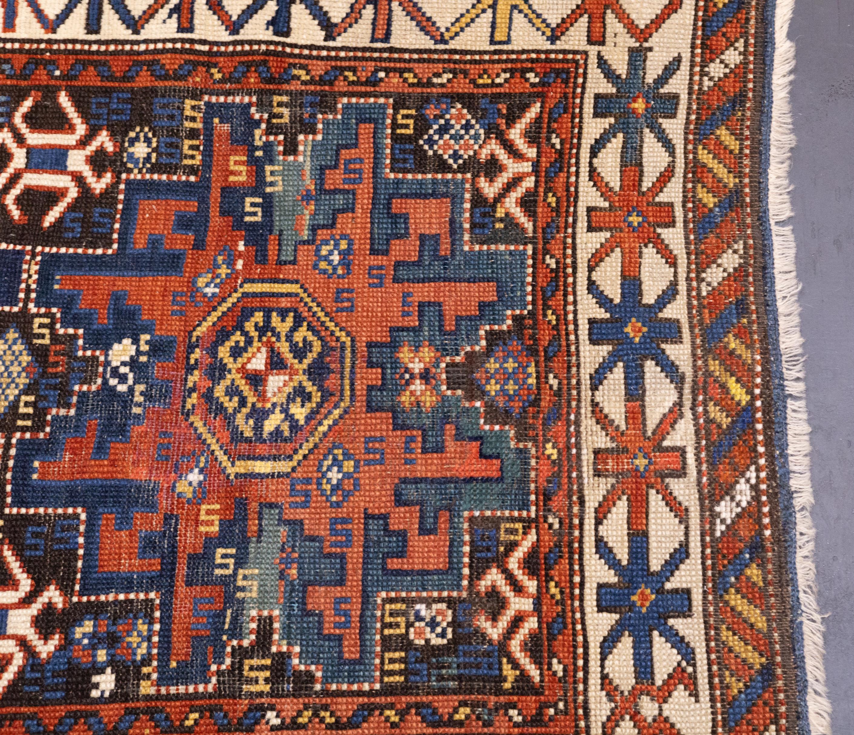 Antiker kaukasischer Schirwan Lezgi Design Teppich 2'10'' x 4'10'' im Angebot 2