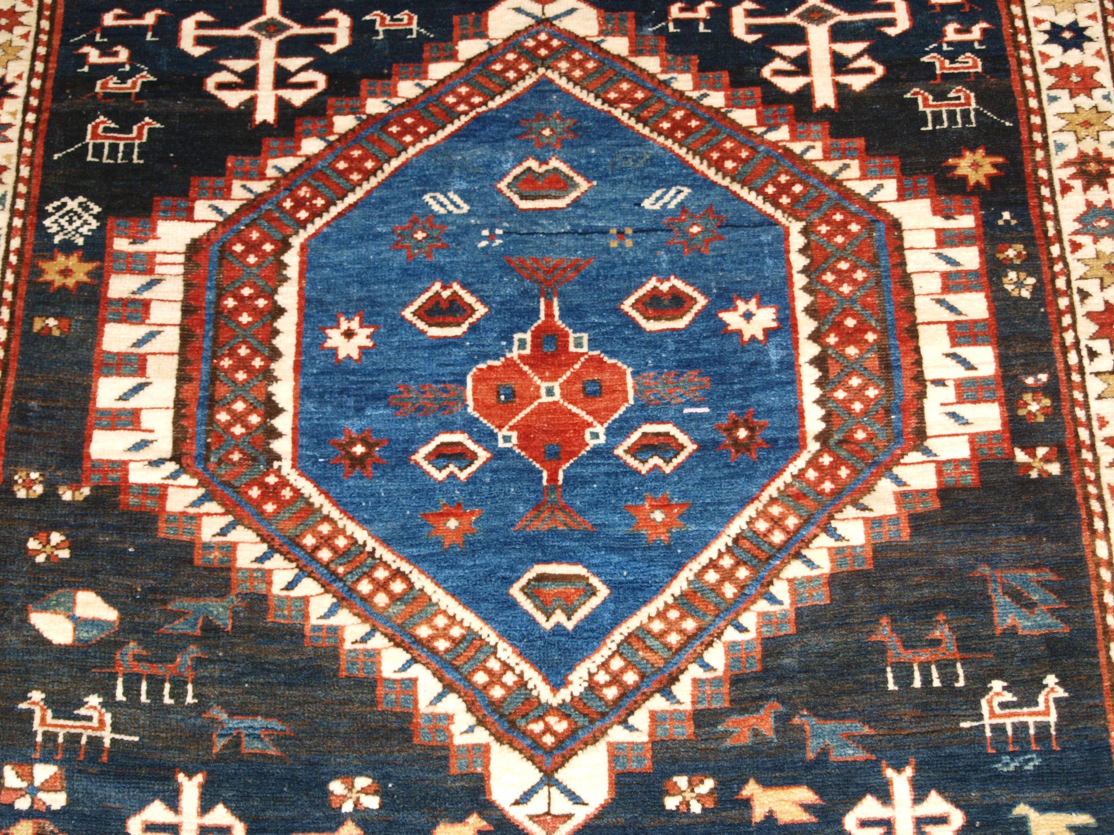 Antique Caucasian Shirvan Medallion Rug of Large Size, circa 1890 For Sale 4