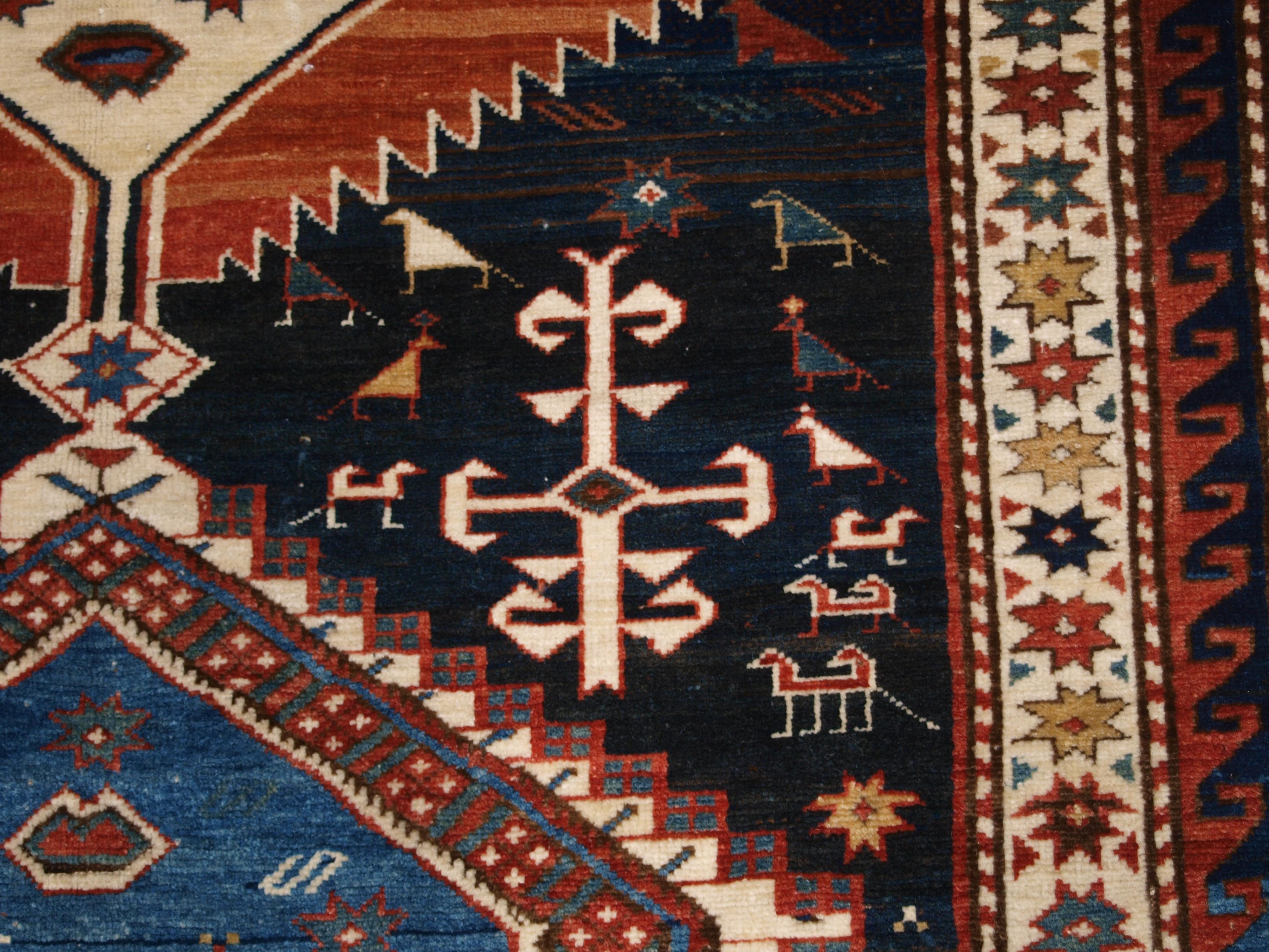 Antiker kaukasischer Schirwan-Medaillon-Teppich, großformatig im Angebot 2