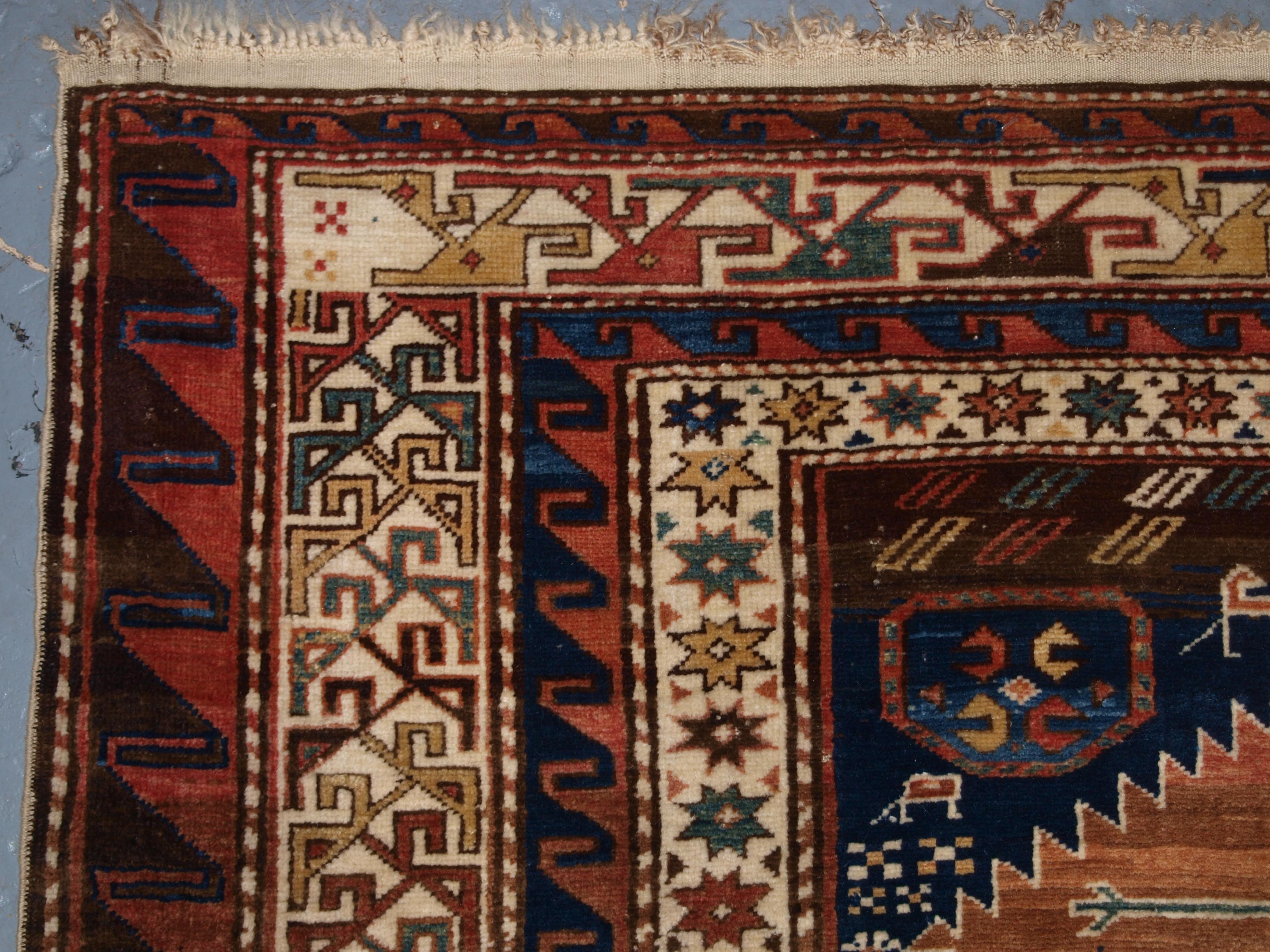 Antiker kaukasischer Schirwan-Medaillon-Teppich, großformatig (Handgewebt) im Angebot