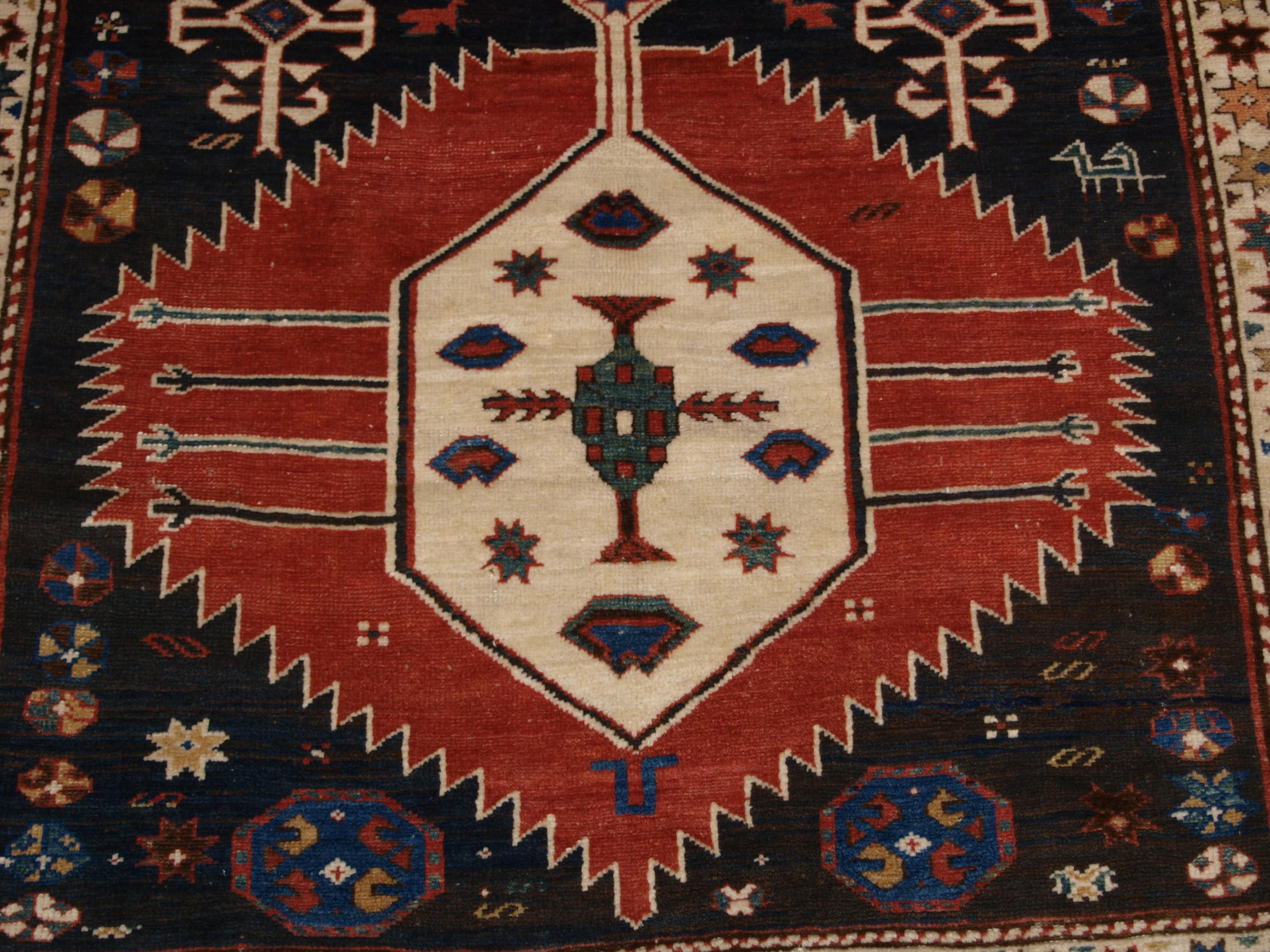 Antique Caucasian Shirvan Medallion Rug of Large Size For Sale 1