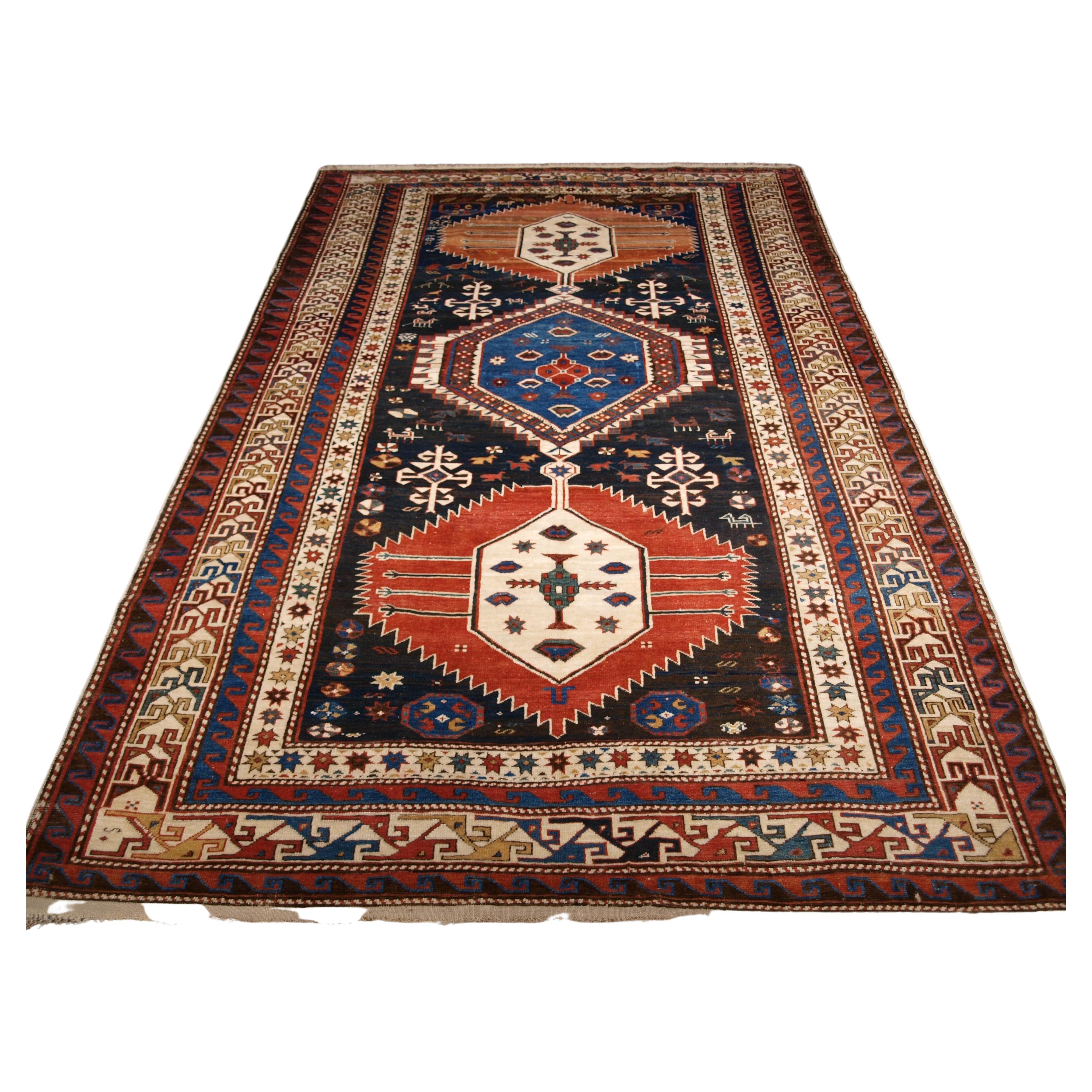 Antiker kaukasischer Schirwan-Medaillon-Teppich, großformatig