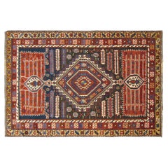 Antiker kaukasischer Schirwan- orientalischer Teppich in kleiner Größe mit zentralem Medaillon