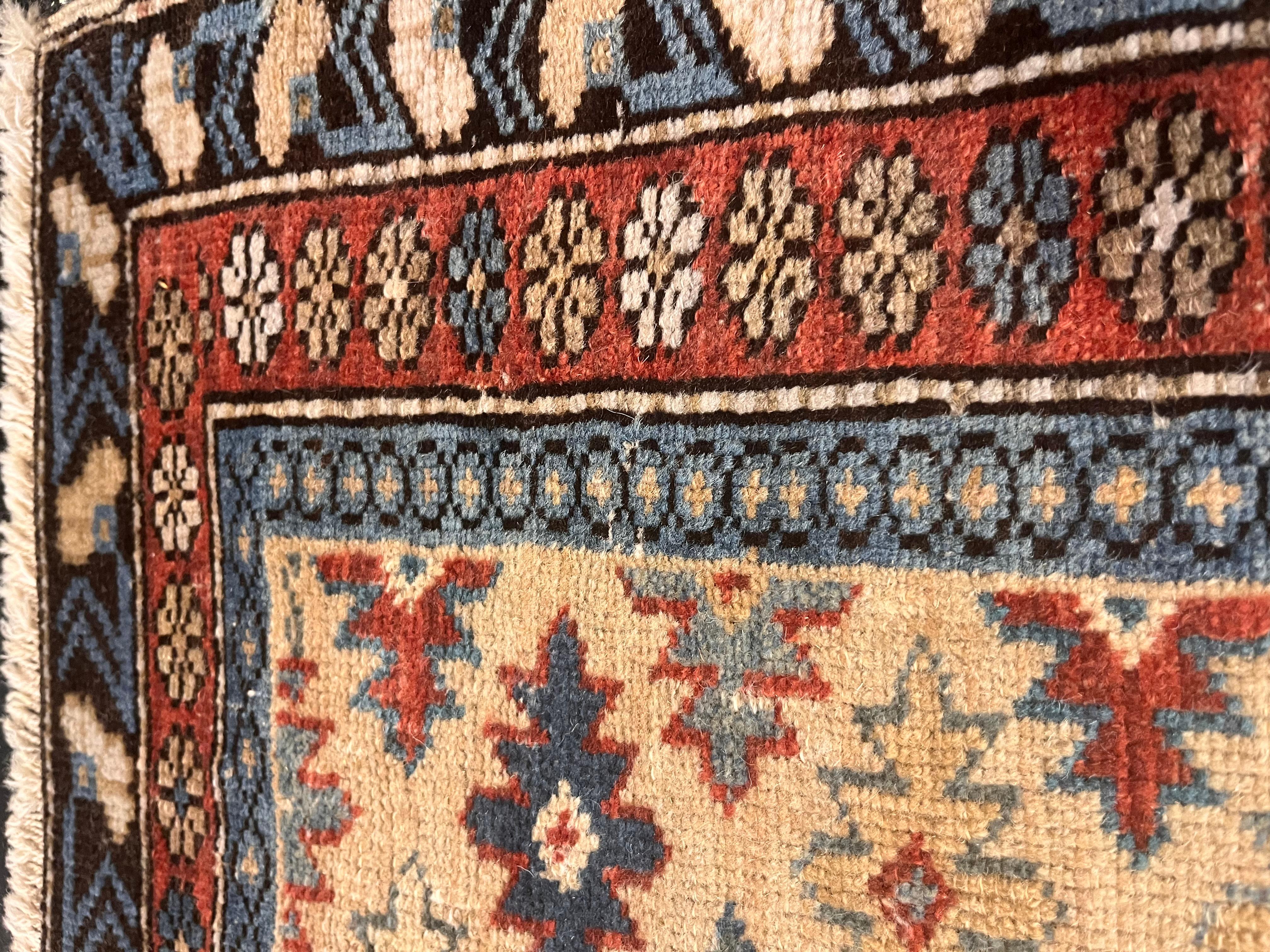 Antiker kaukasischer Schirwan-Teppich 1'11