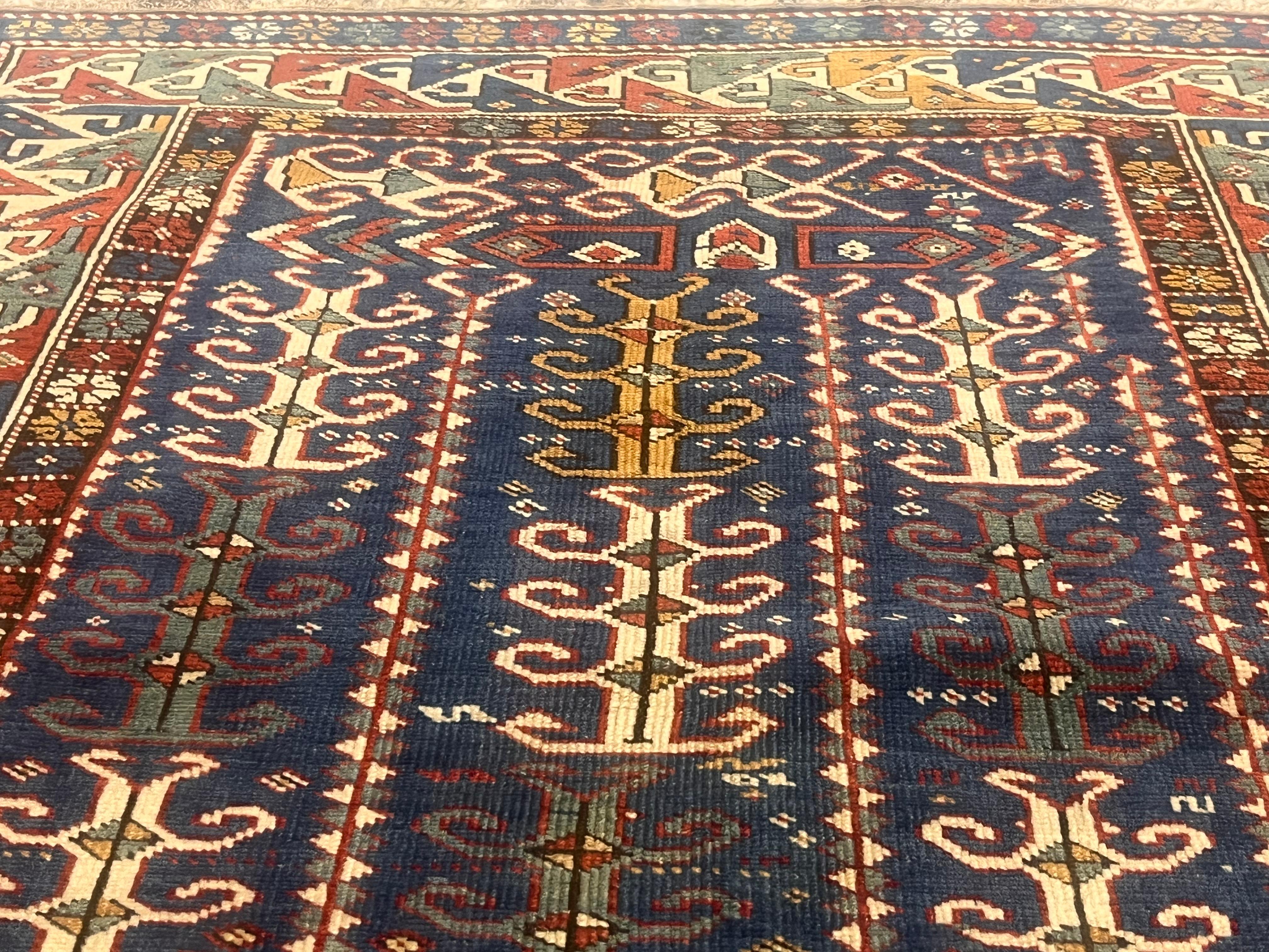 Antiker kaukasischer Schirwan-Teppich 2'11 x 4'3 (Handgeknüpft) im Angebot