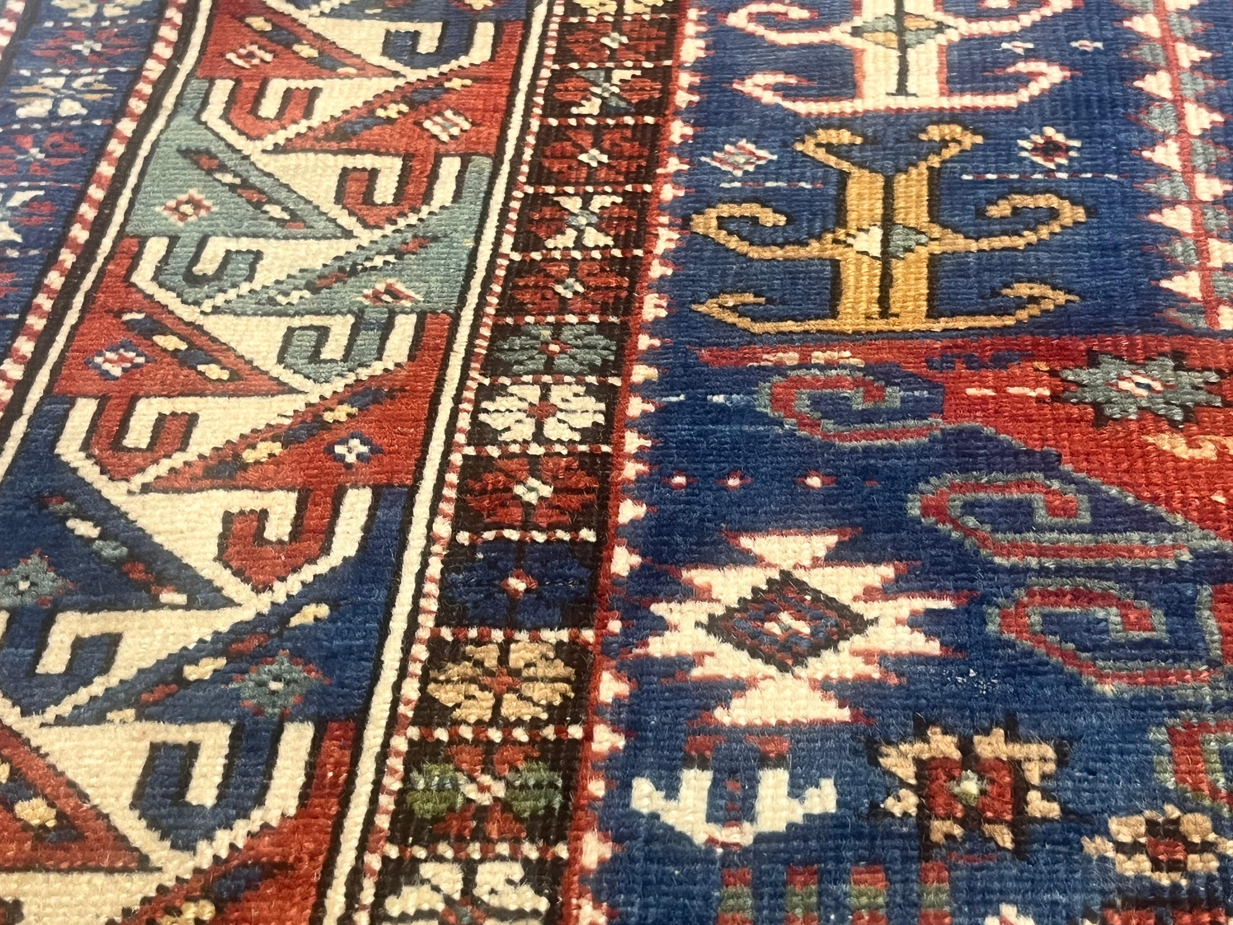 Antiker kaukasischer Schirwan-Teppich 2'11 x 4'3 (19. Jahrhundert) im Angebot
