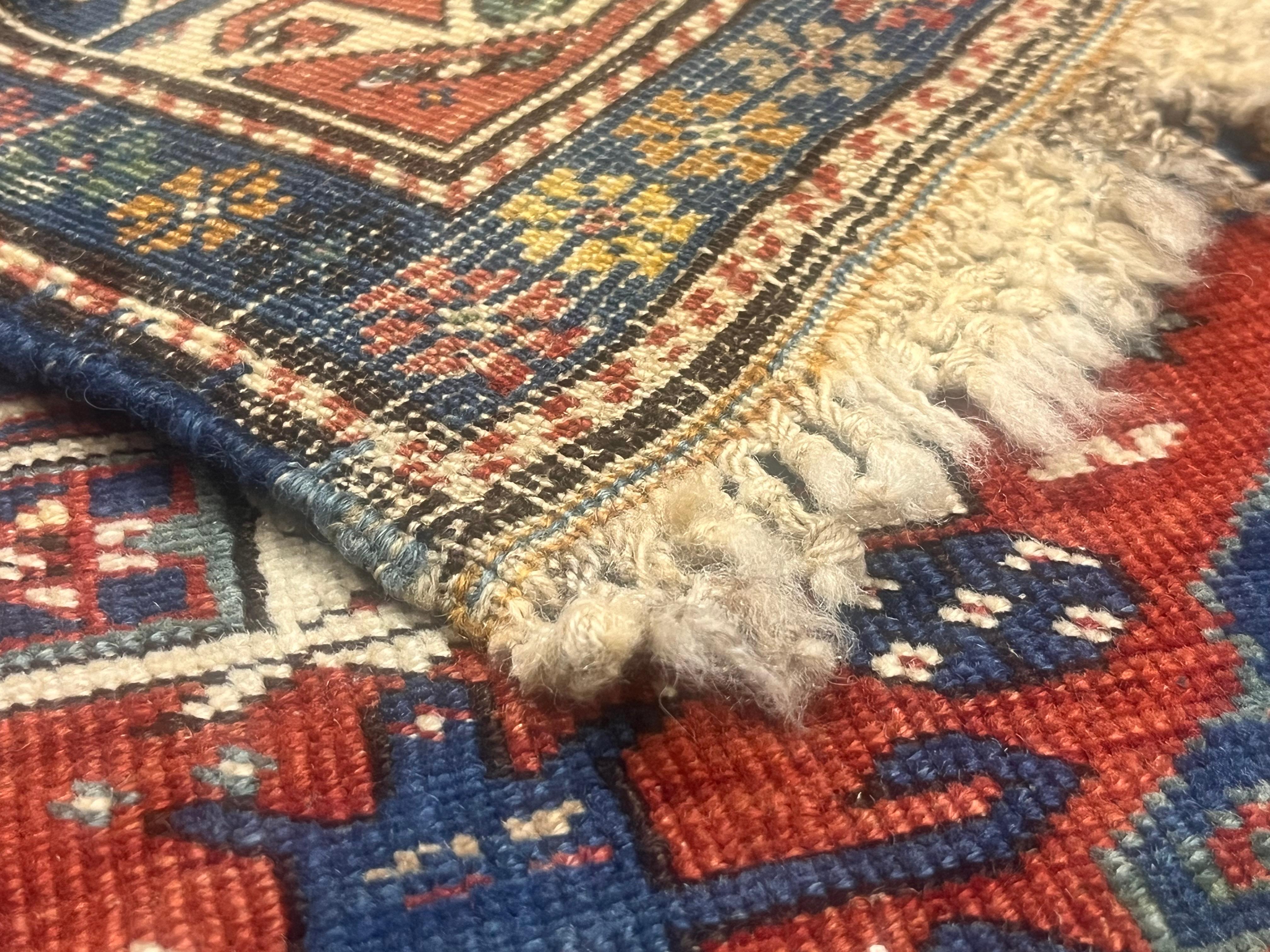 Antiker kaukasischer Schirwan-Teppich 2'11 x 4'3 im Angebot 1