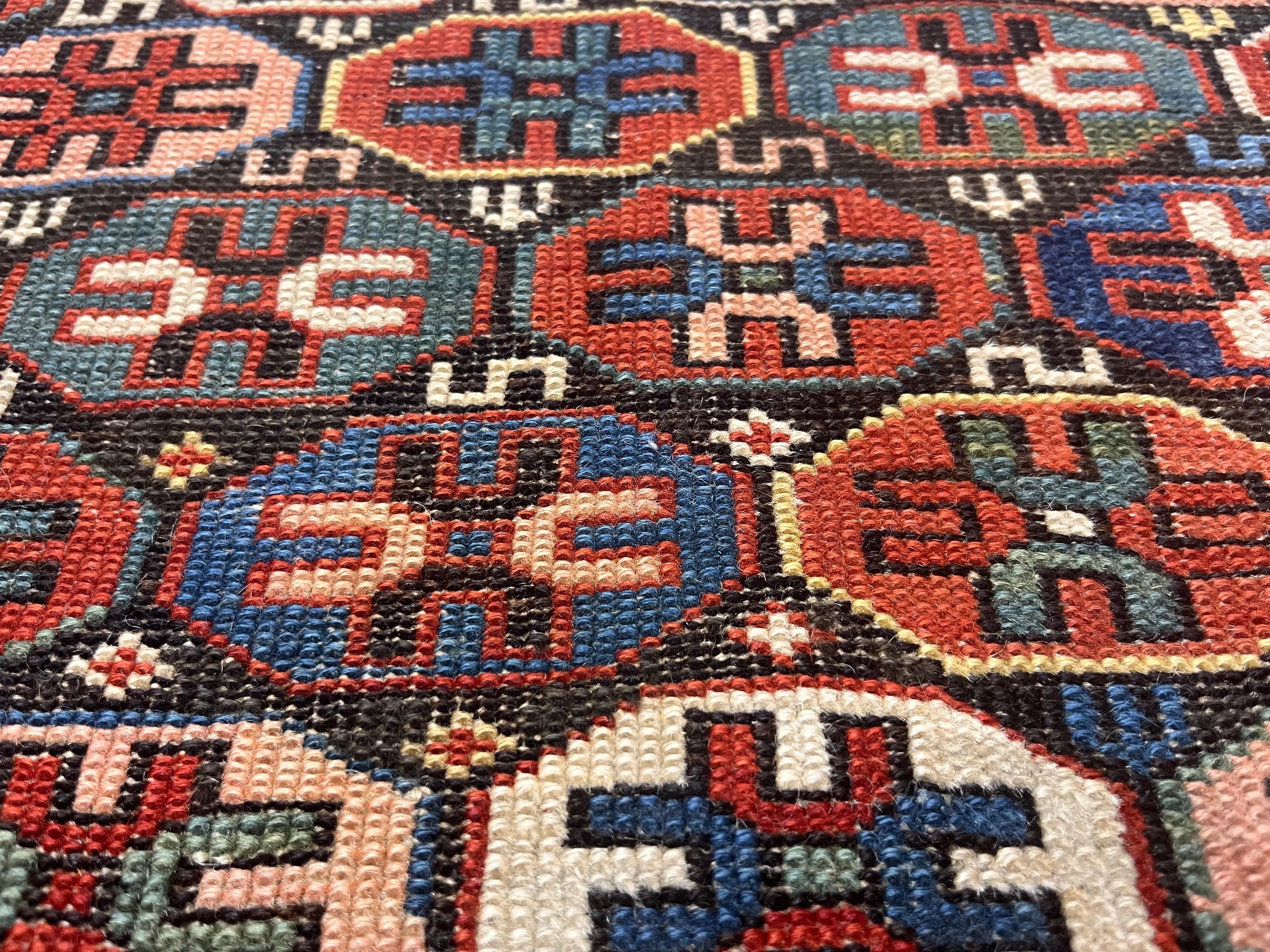 Noué à la main Tapis ancien caucasien Shirvan 3'6