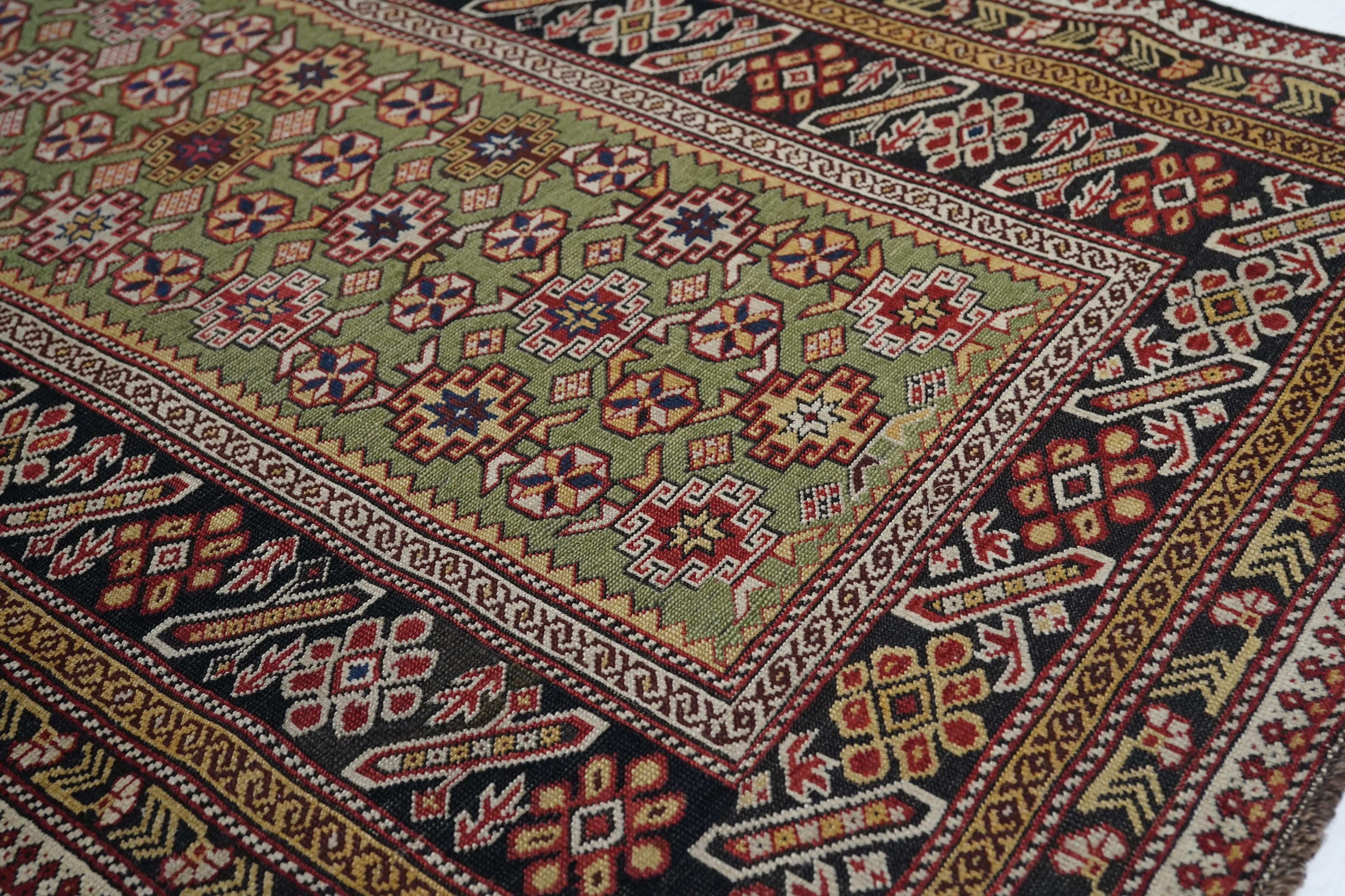 Laine Tapis Shirvan caucasien ancien 3'6'' x 6'9'' en vente