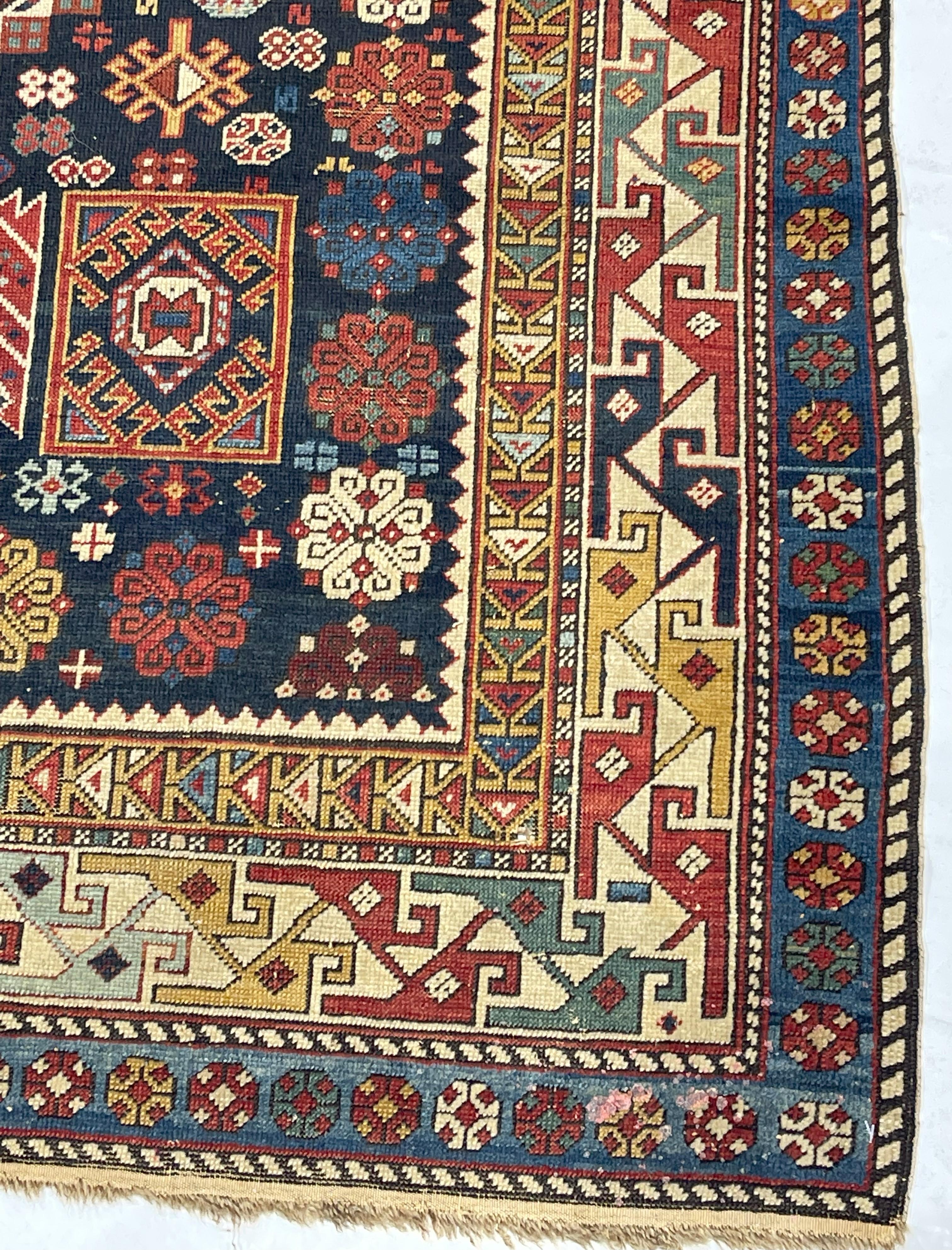 XIXe siècle Tapis ancien caucasien Shirvan 4'0