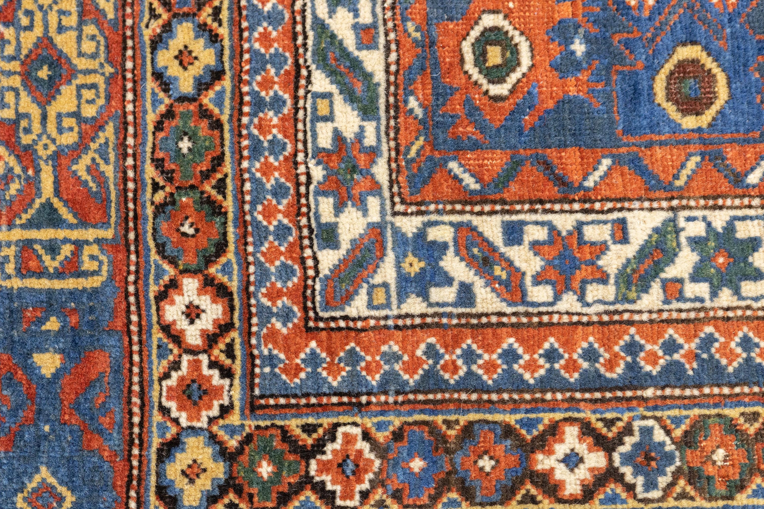 Alfombra antigua caucásica Shirvan 4'7'' x 6'6'' siglo XX en venta