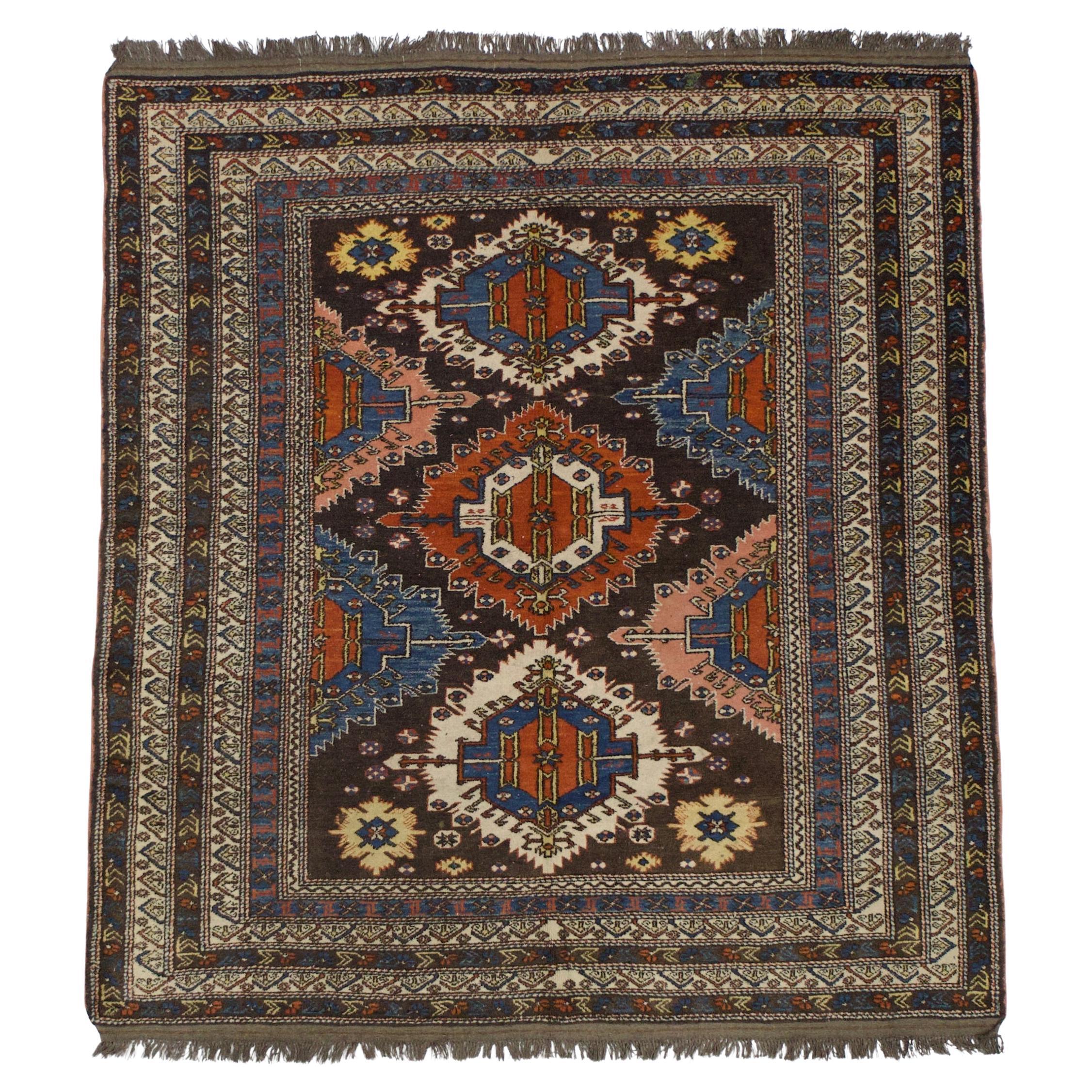 Antike kaukasische Schirwan Teppich 5'6" x 6'1"