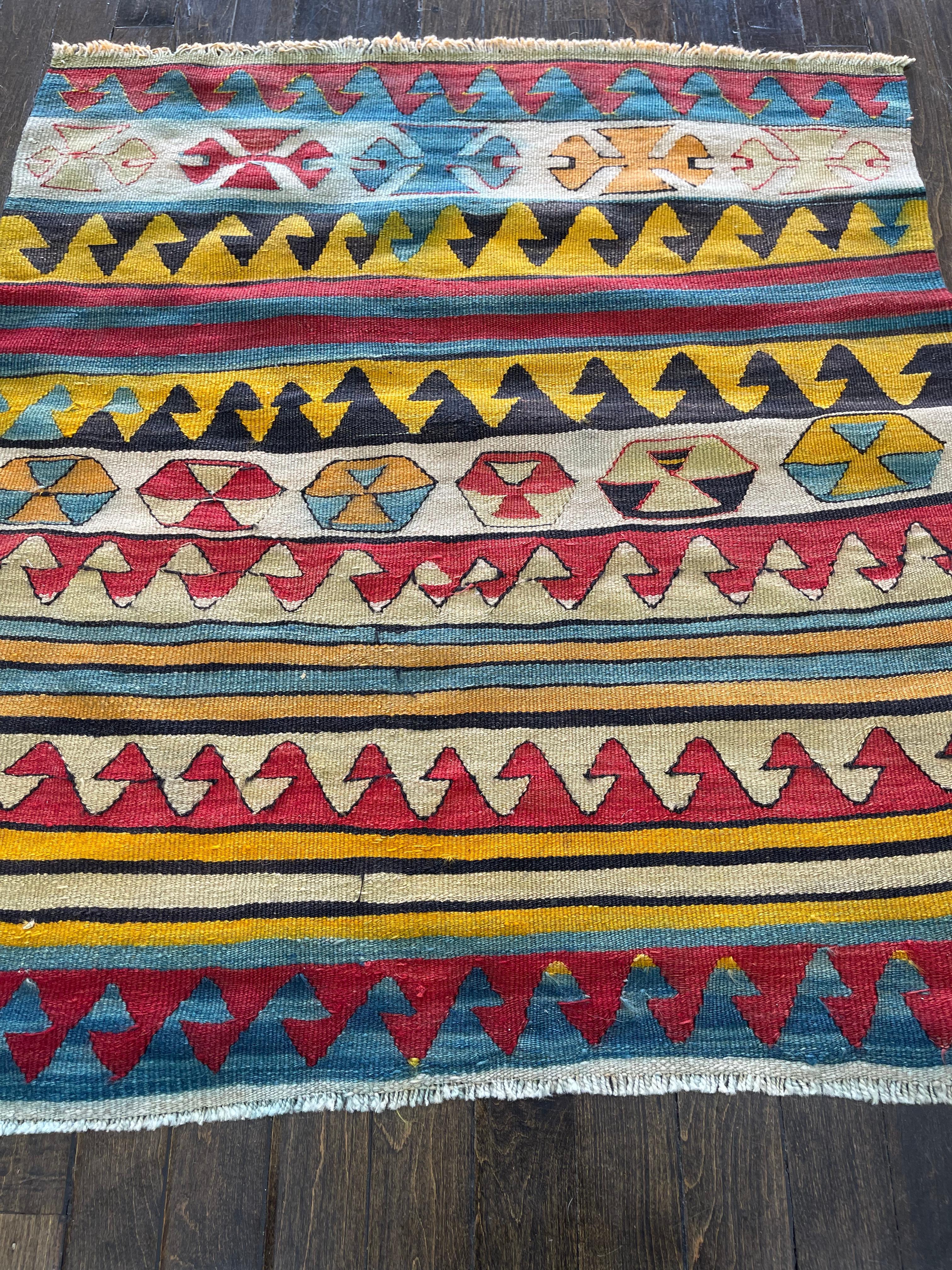 Antiker kaukasischer Schirwan-Teppich um 1900 (Kasachisch) im Angebot