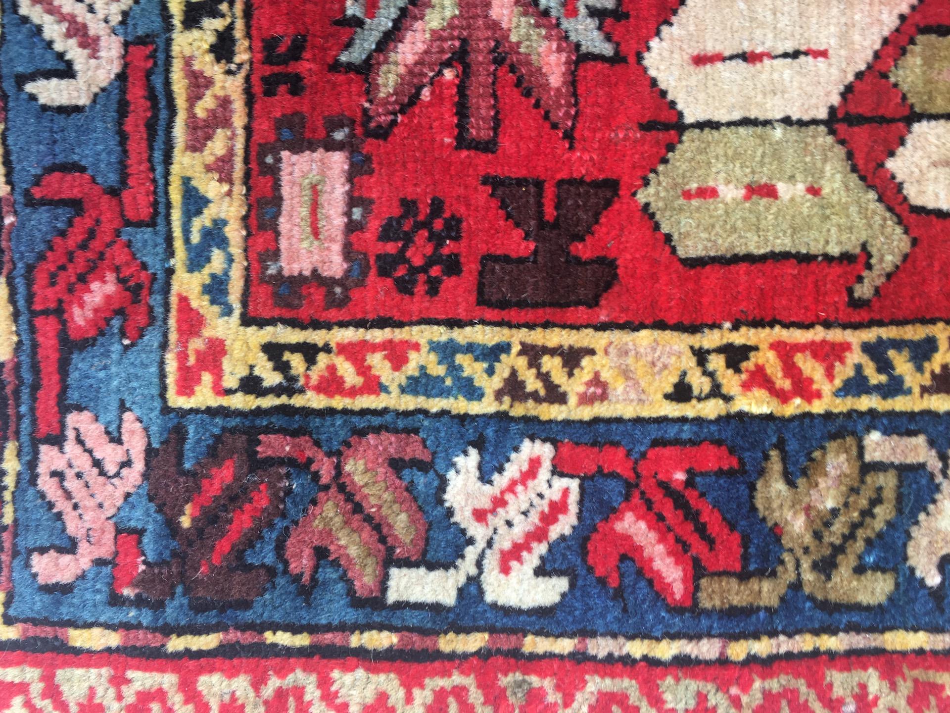 Noué à la main Tapis Shirvan caucasien ancien en vente