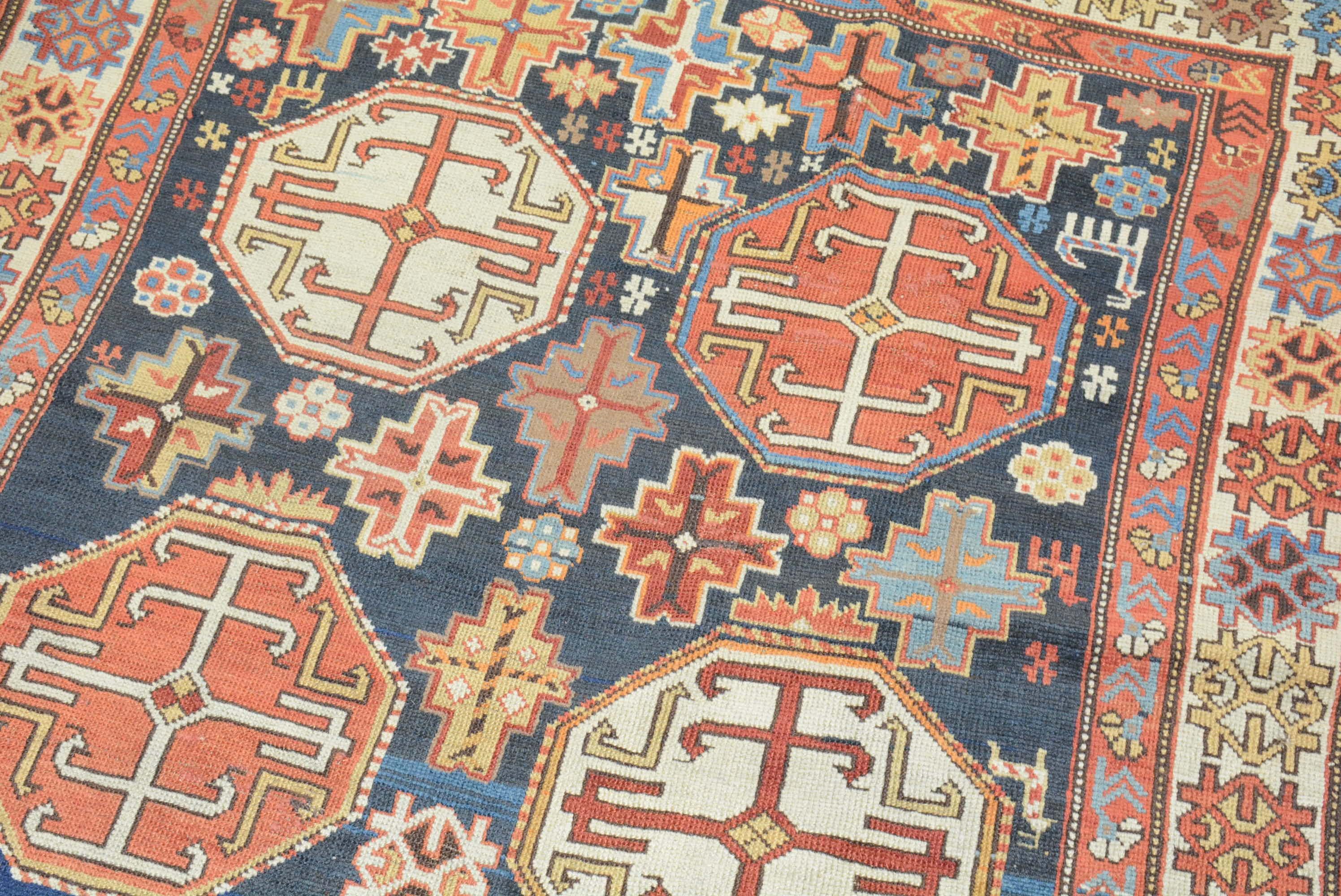Antiker kaukasischer Schirwan-Teppich (Gewebt) im Angebot