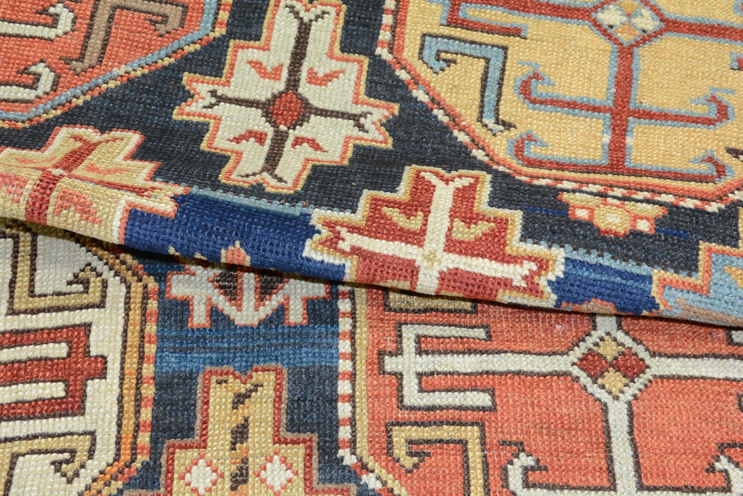 Antiker kaukasischer Schirwan-Teppich (Frühes 20. Jahrhundert) im Angebot