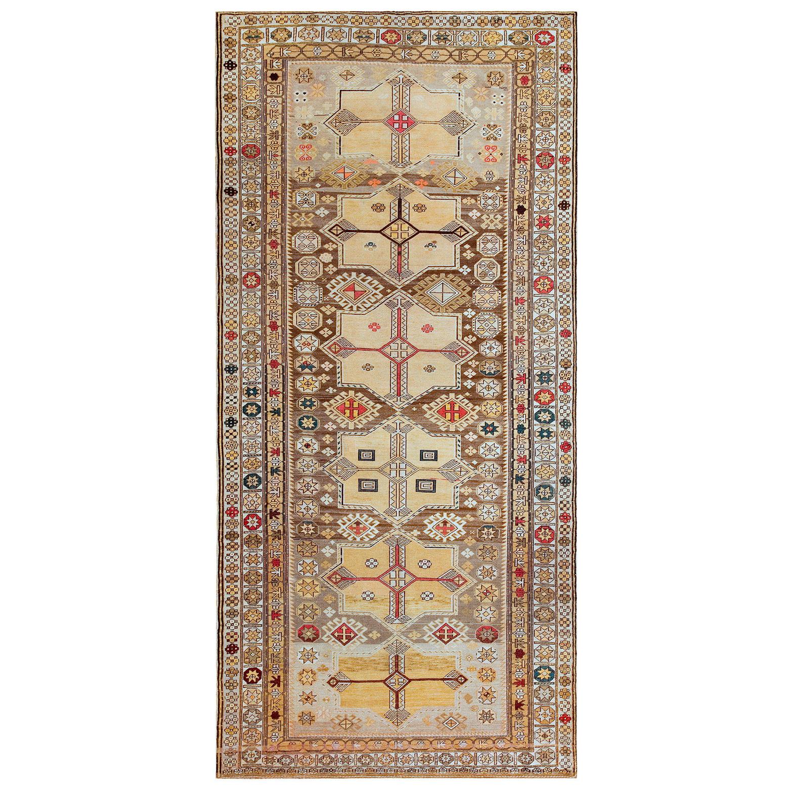 Kaukasischer Shirvan-Teppich des späten 19. Jahrhunderts ( 4'10" x 10'3" - 147 x 312)