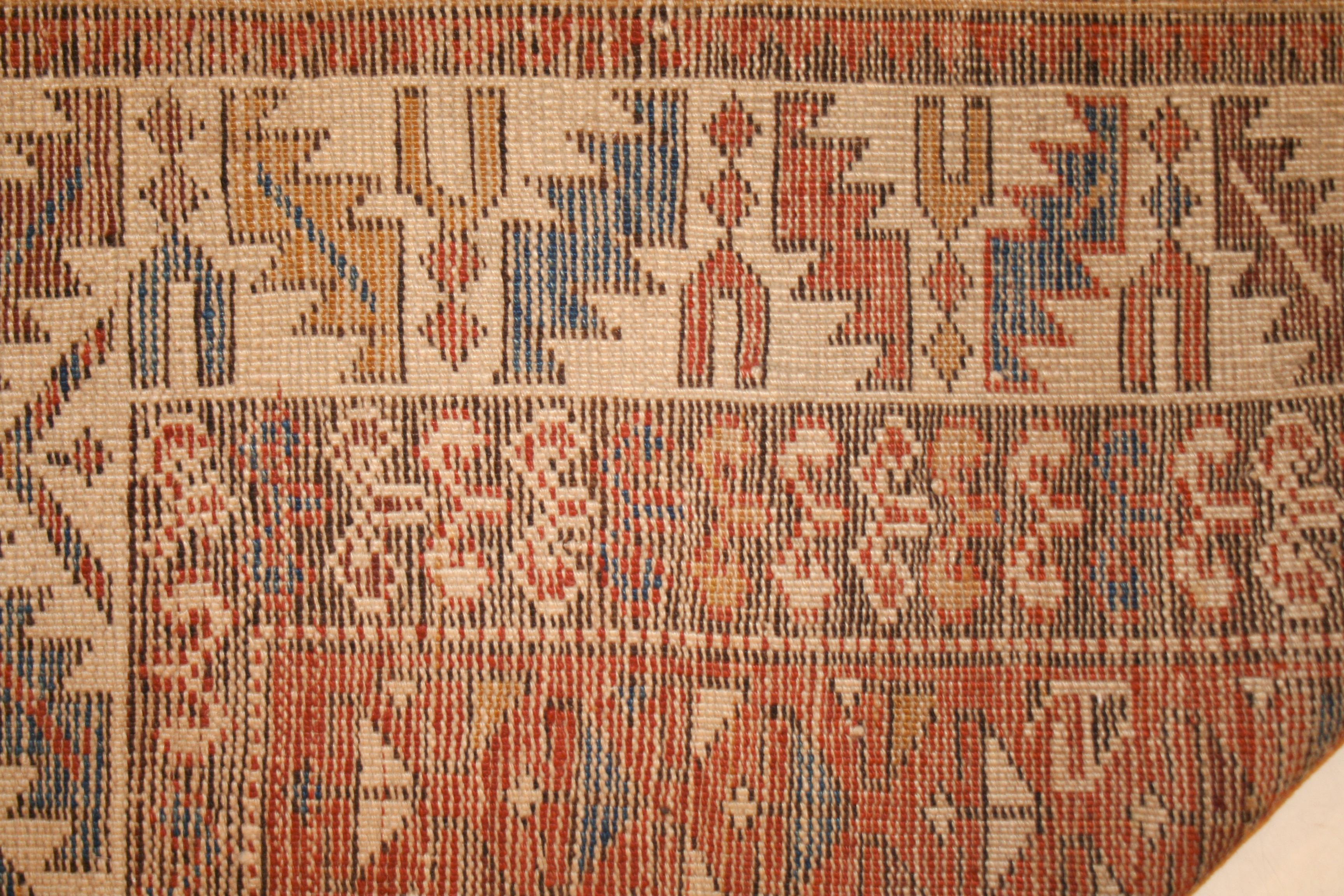 Tapis Shirvan caucasien ancien avec motif de bouclier en vente 1