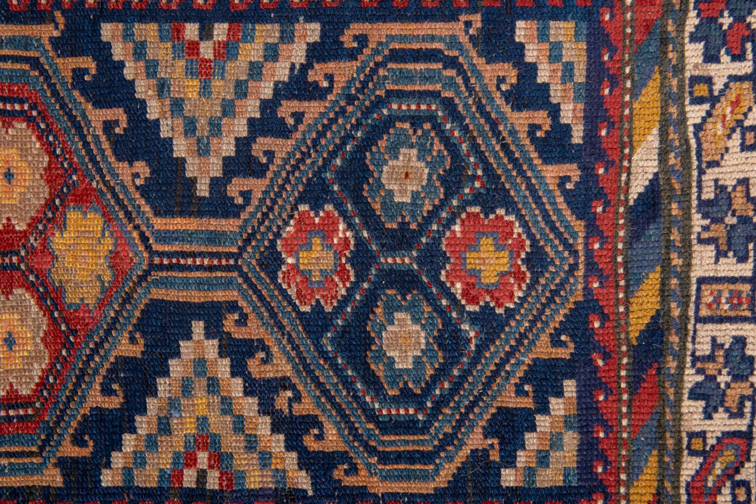 Tapis de couloir Shirvan caucasien ancien en vente 3