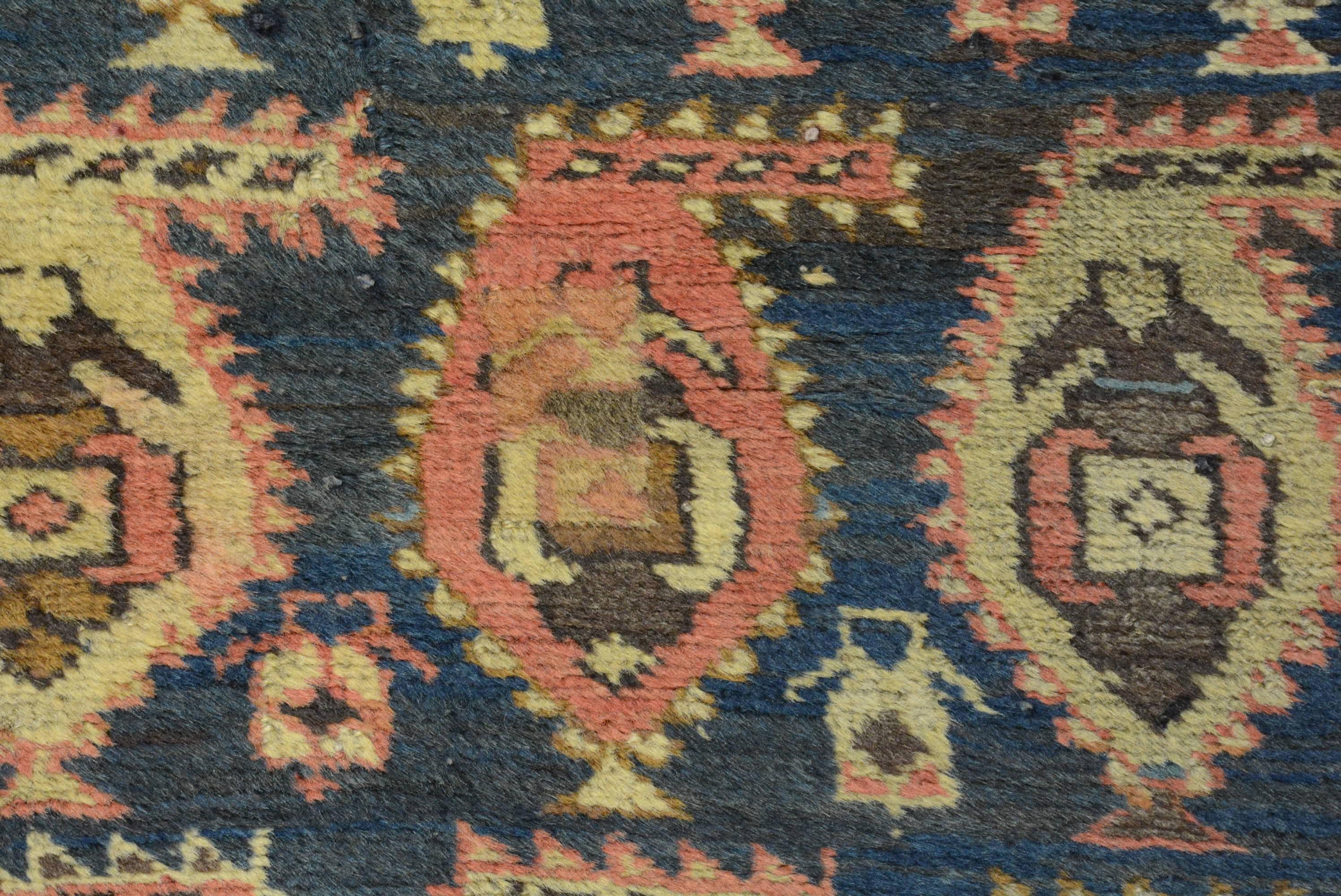 Antico runner caucasico Shirvan In condizioni buone in vendita a Closter, NJ