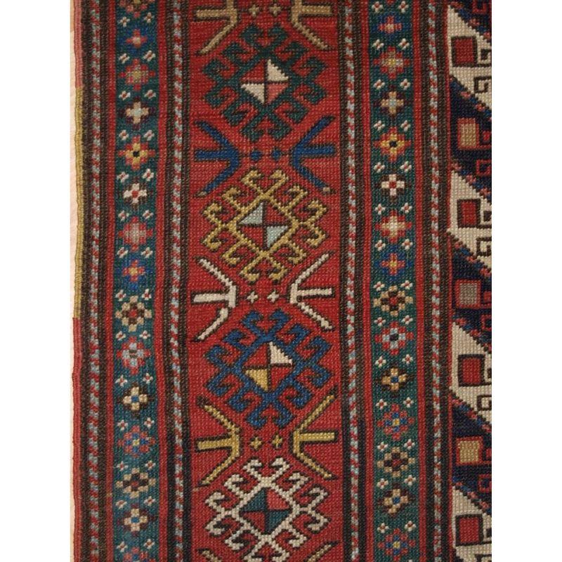 Caucasien Tapis de couloir Shirvan caucasien ancien avec motif à rayures, vers 1890 en vente