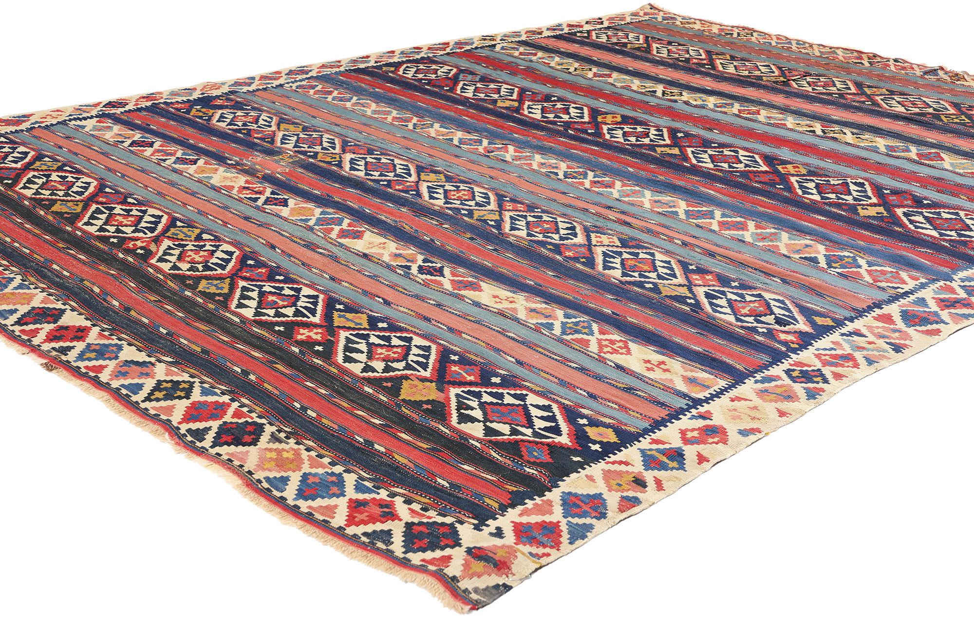 78952 Antique Caucasian Shirvan Kilim Rug, 06'07 x 08'06. Ce tapis kilim caucasien ancien en laine tissé à la main, fabriqué dans le sud du Caucase à la fin du XIXe siècle, est une remarquable représentation de la riche tradition de tissage de la