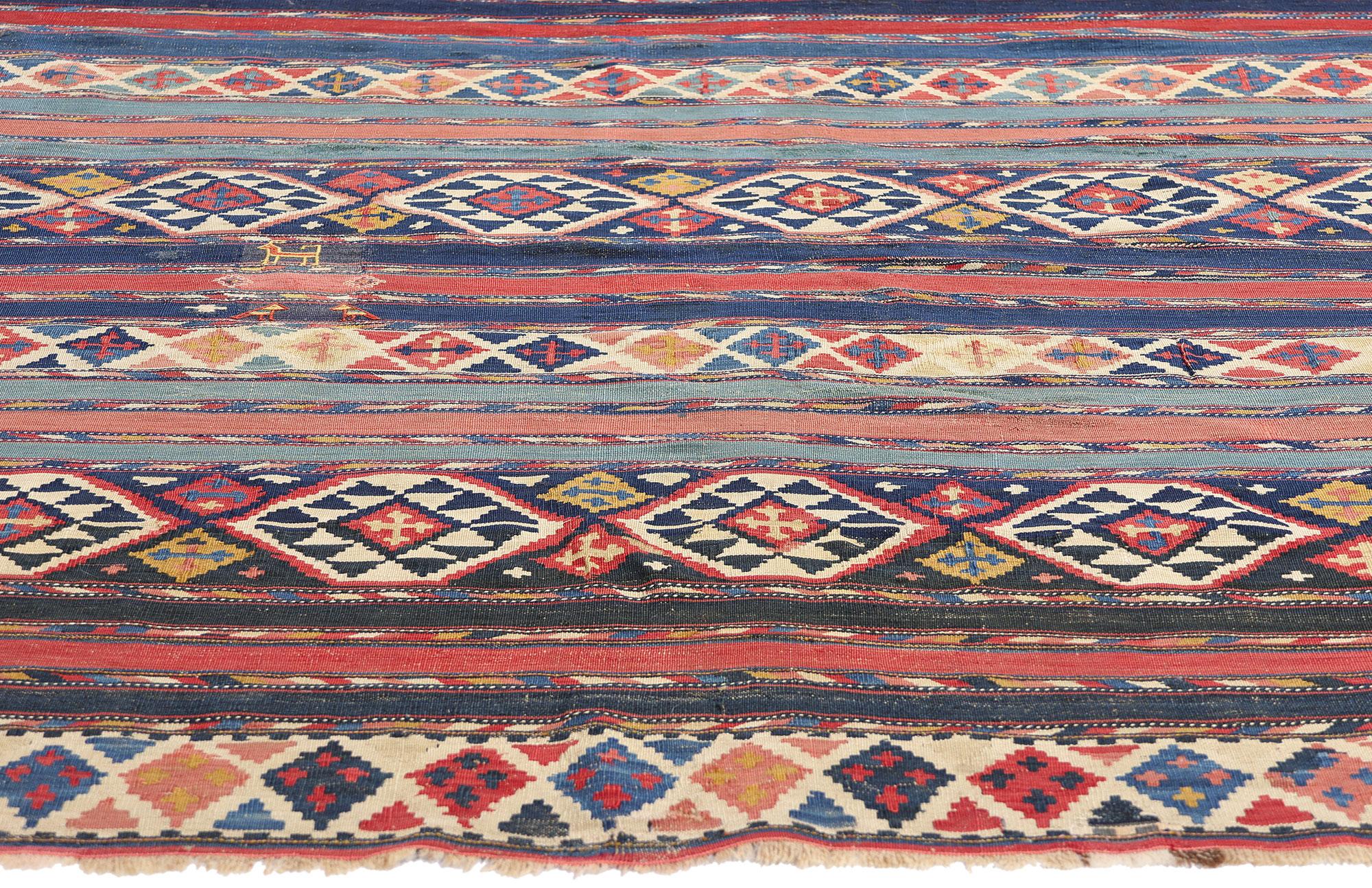 Caucasien Tapis caucasien ancien Shirvan tribal à tissage plat en vente