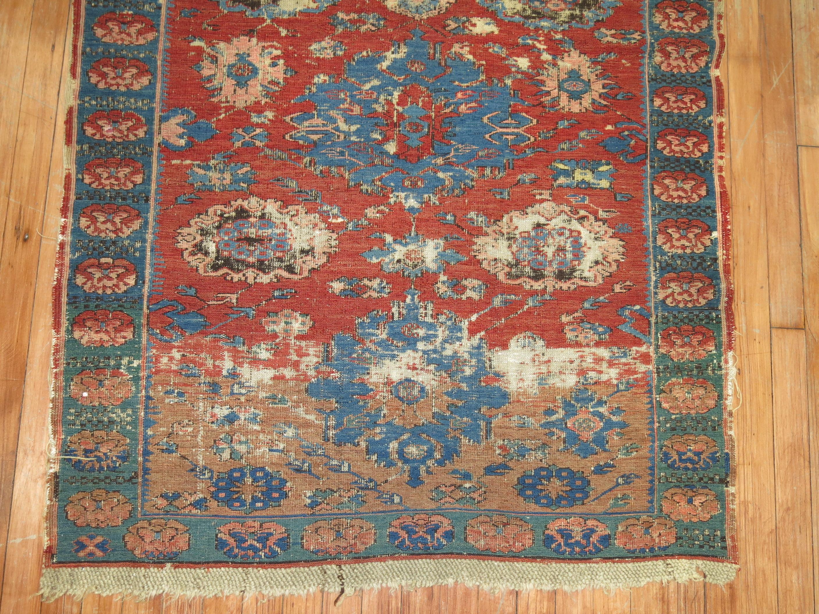 Persischer Flachgewebe-Sumak-Teppich aus der Mitte des 19. Jahrhunderts mit einem berüchtigten Kuba-Muster, das in kaukasischen Teppichen des 19.

3'10'' x 4'11''