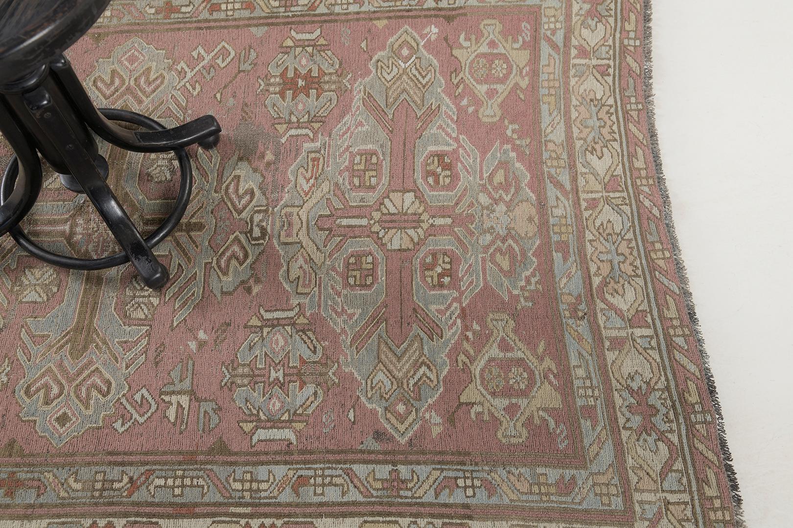 Antiker kaukasischer Soumak-Teppich von Mehraban Teppiche (Frühes 20. Jahrhundert) im Angebot