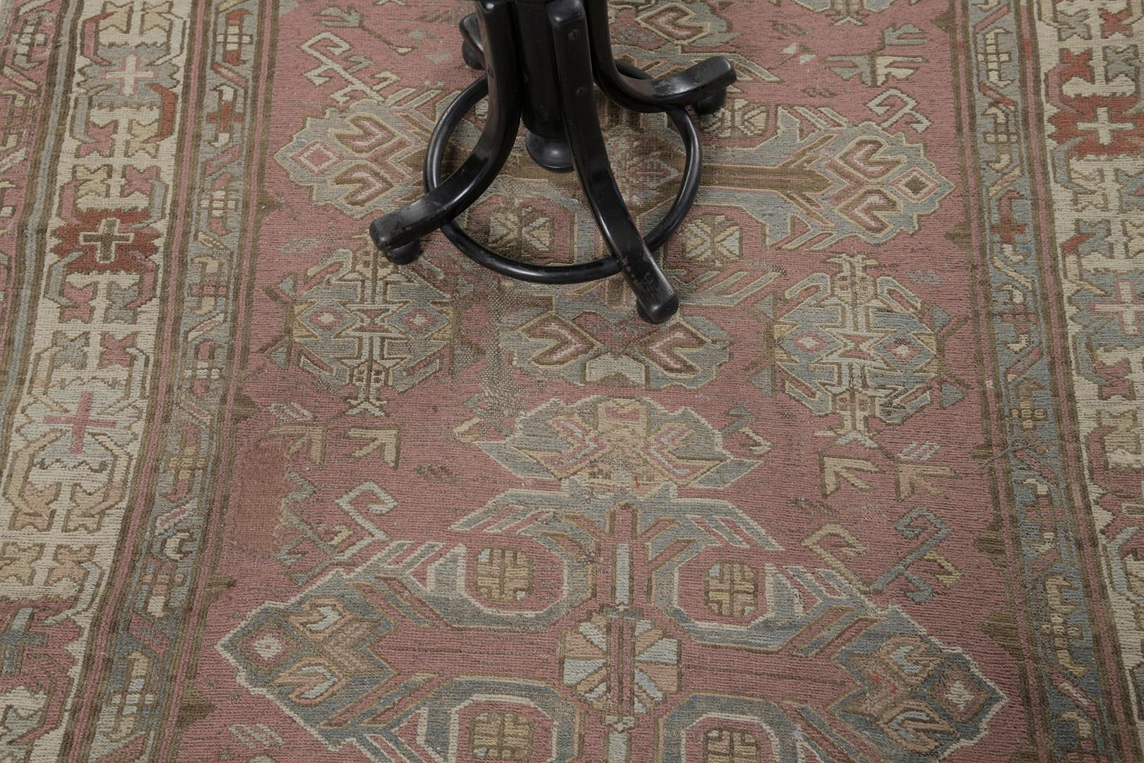 Antiker kaukasischer Soumak-Teppich von Mehraban Teppiche (Wolle) im Angebot
