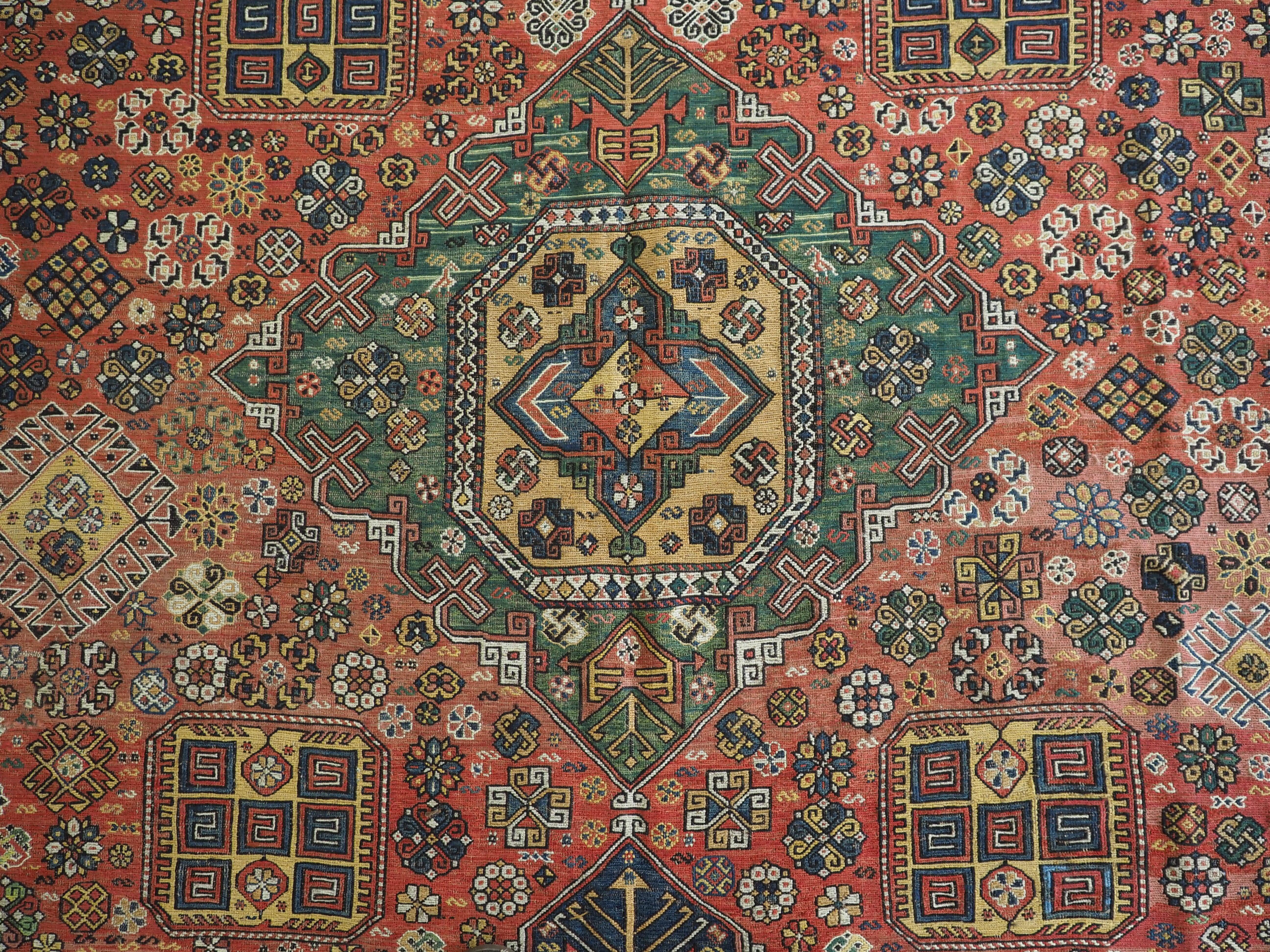 Antique Caucasian soumak carpet of three medallion design, 1870 or earlier For Sale 4