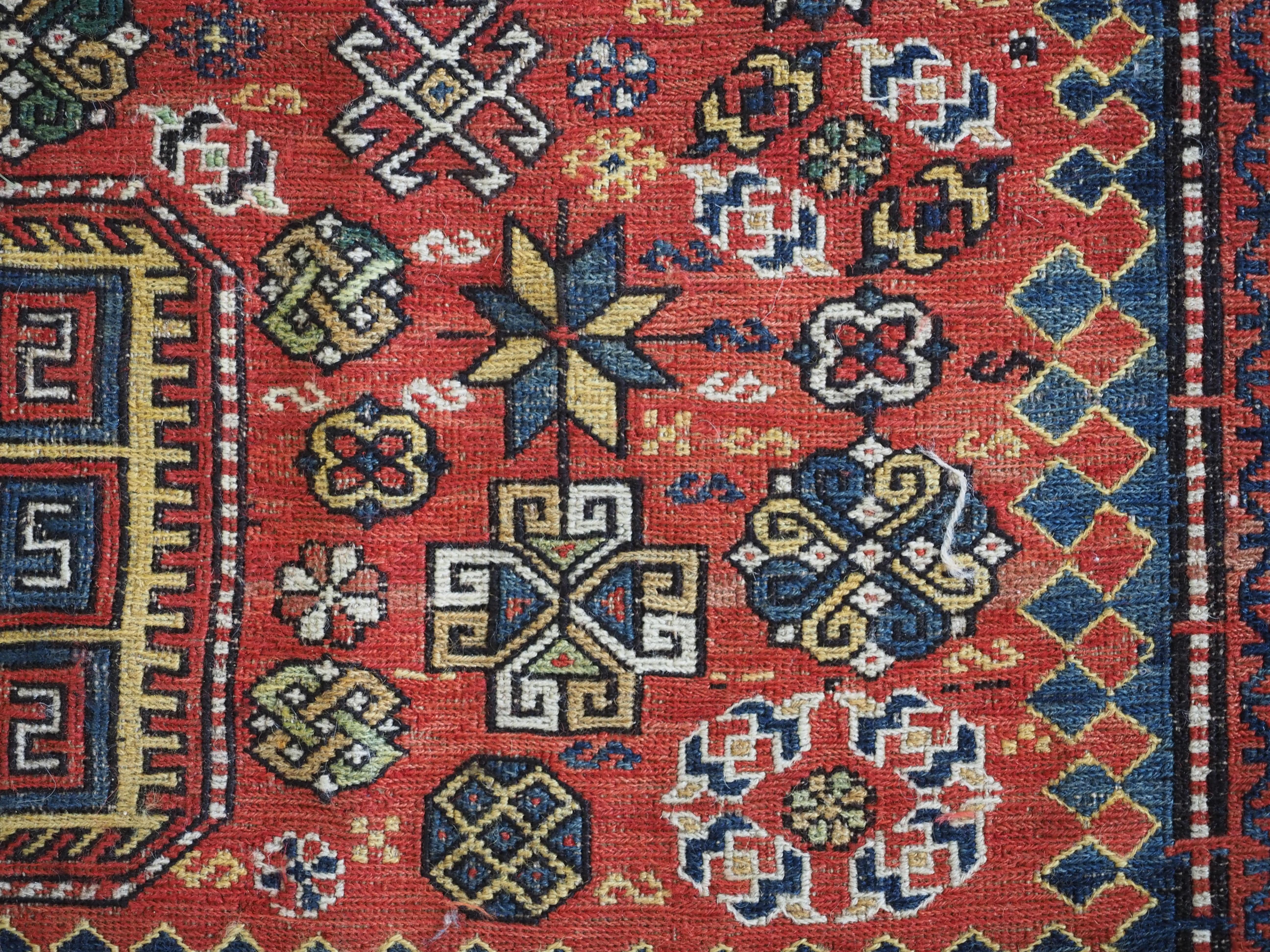 Antique Caucasian soumak carpet of three medallion design, 1870 or earlier For Sale 8