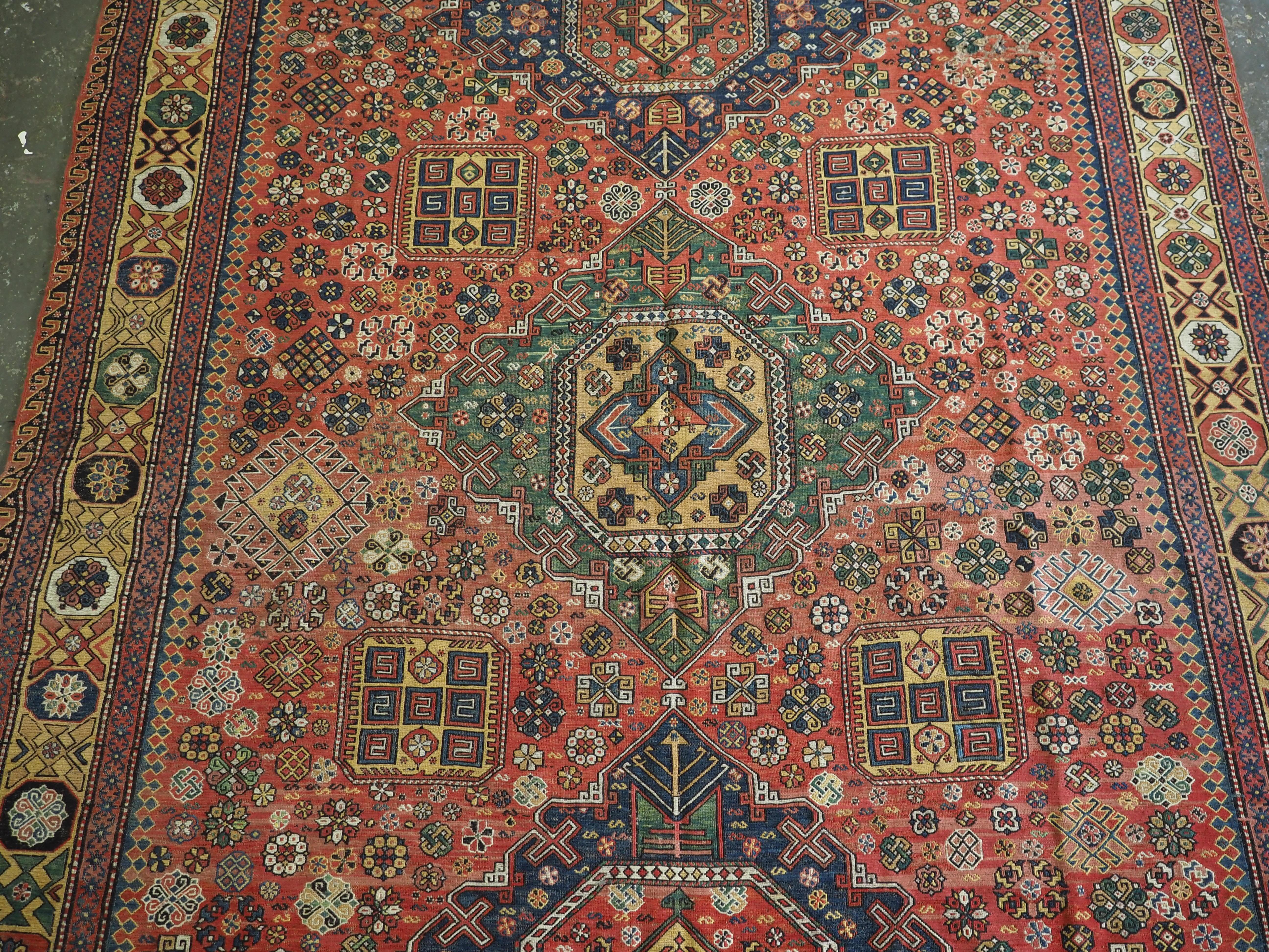 Antique Caucasian soumak carpet of three medallion design, 1870 or earlier In Good Condition For Sale In Moreton-In-Marsh, GB