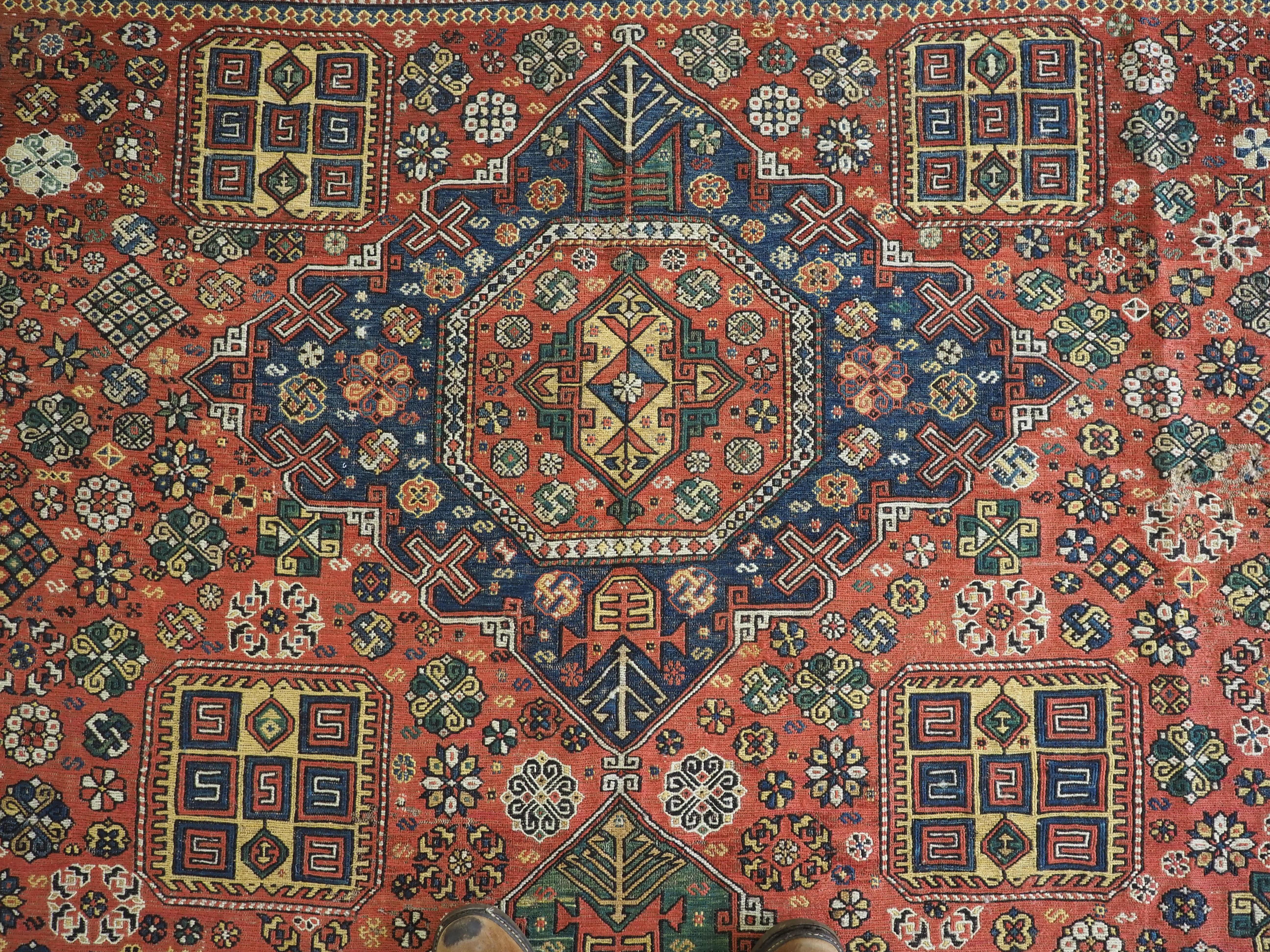Antique Caucasian soumak carpet of three medallion design, 1870 or earlier For Sale 3