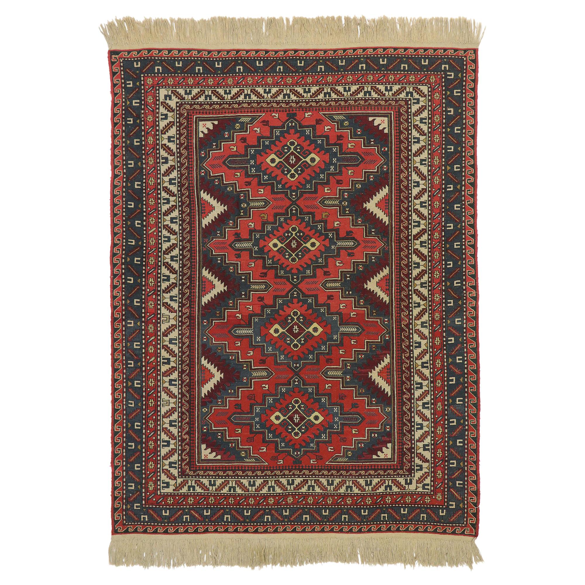 Antiker kaukasischer Soumak-Teppich im Stammesstil