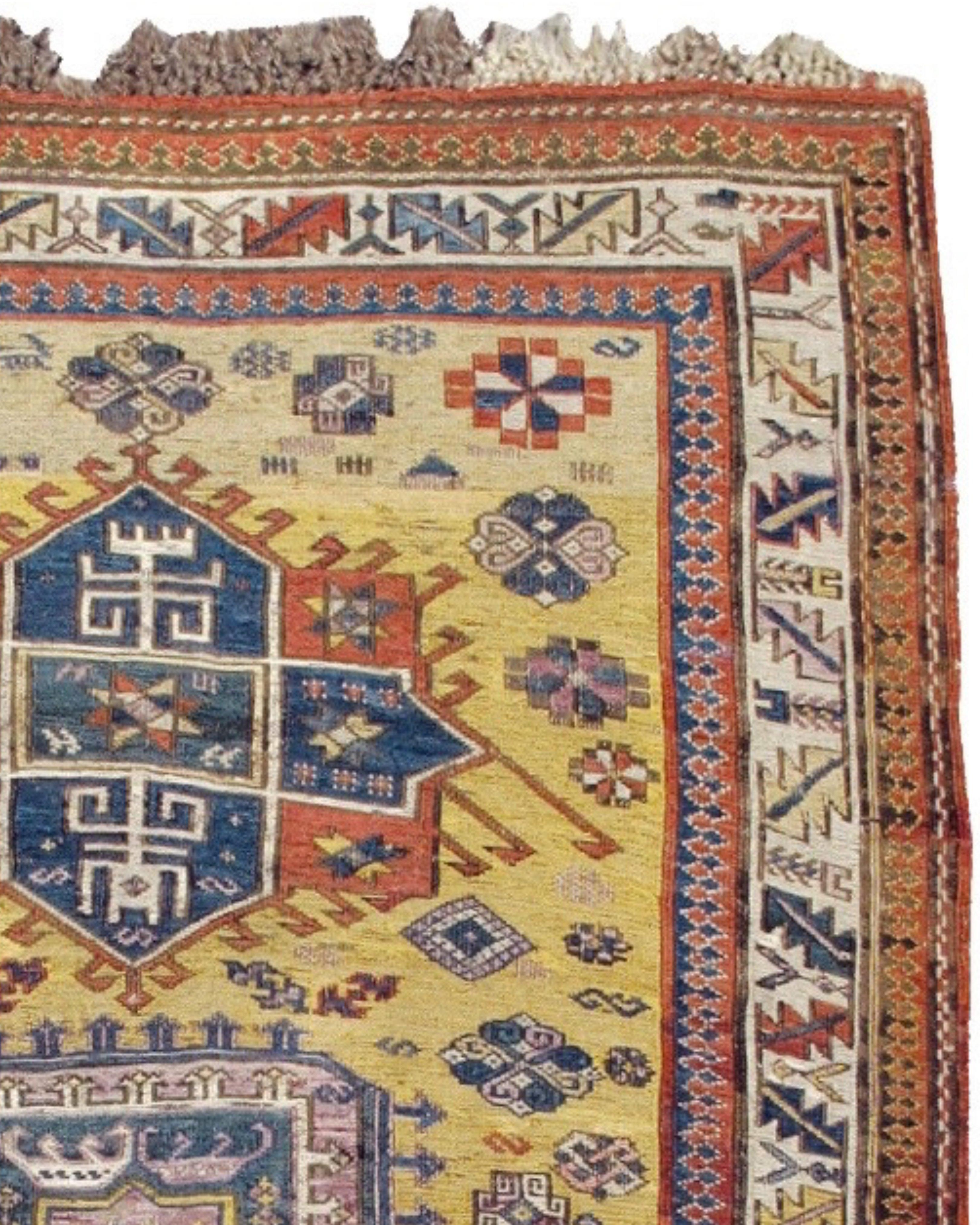 Antiker kaukasischer Sumak-Teppich, spätes 19. Jahrhundert

Zusätzliche Informationen:
Abmessungen: 3'4