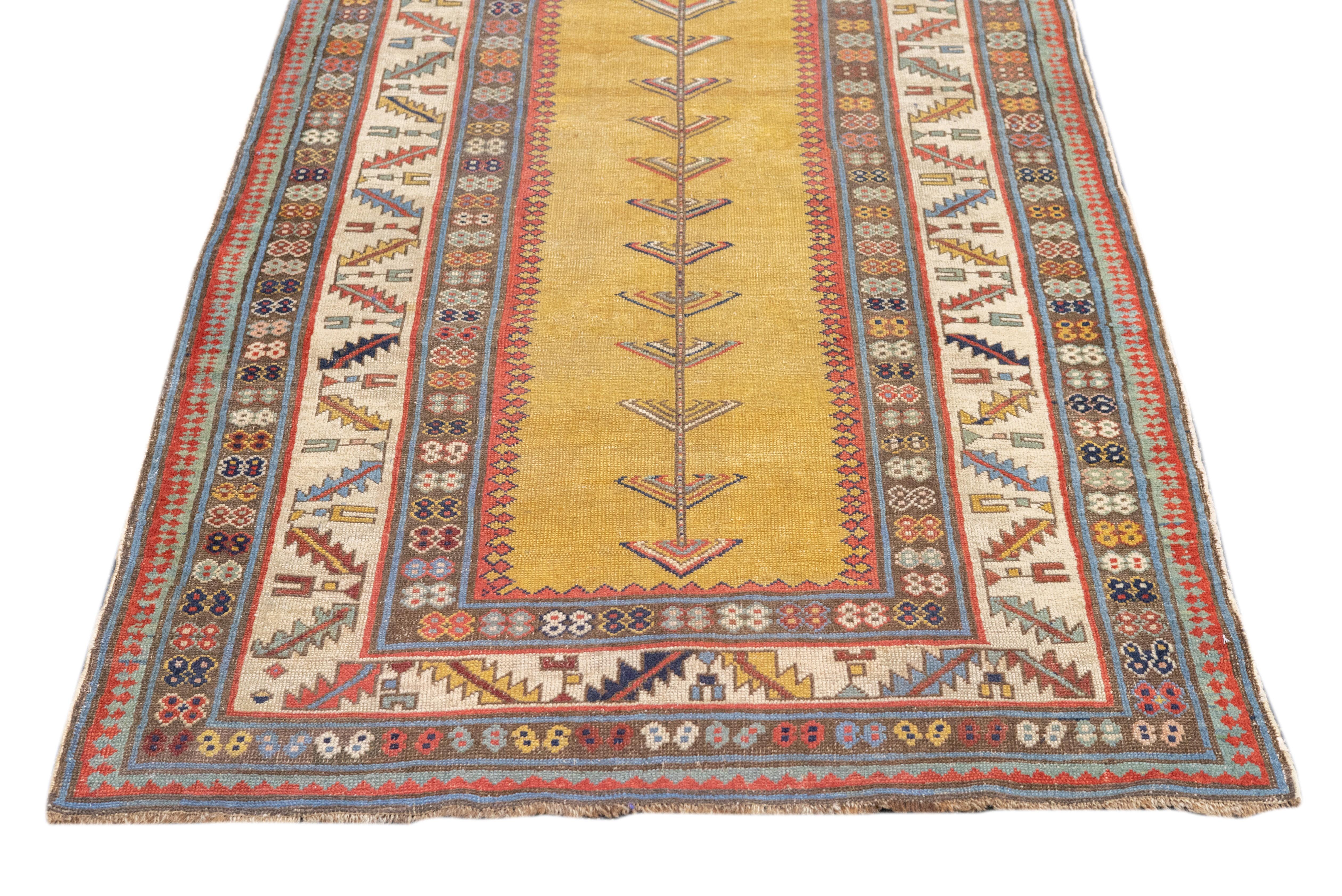 Noué à la main Tapis talish caucasien ancien de 3'5'' x 7'11'' en vente