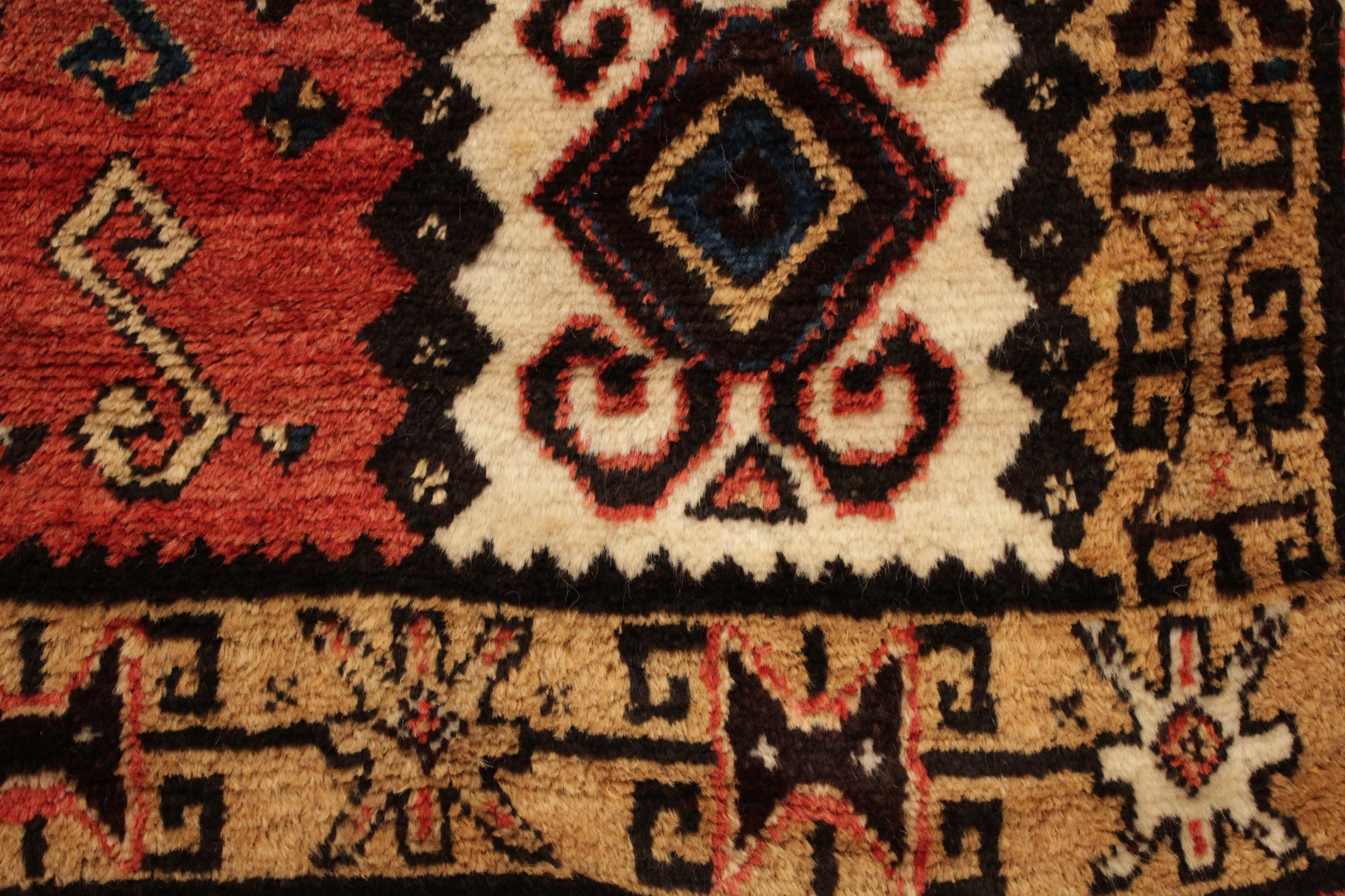 Antique Caucasian Zakatala Square Rug In Excellent Condition For Sale In Milan, IT