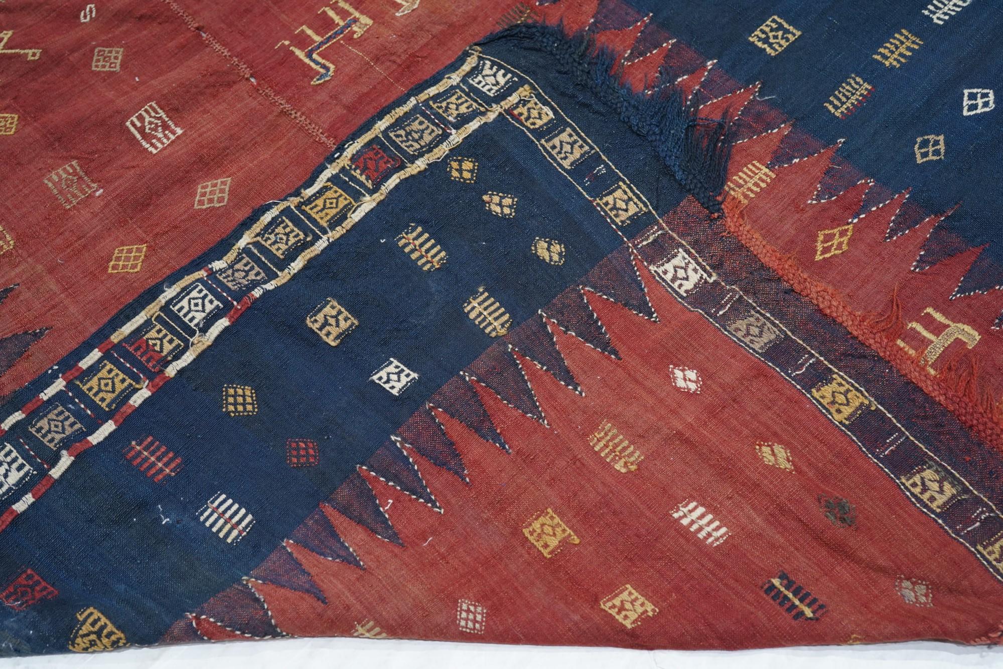 Tappeto antico Caucaso Verheh Kilim 5'4'' x 6'11'' in vendita 5