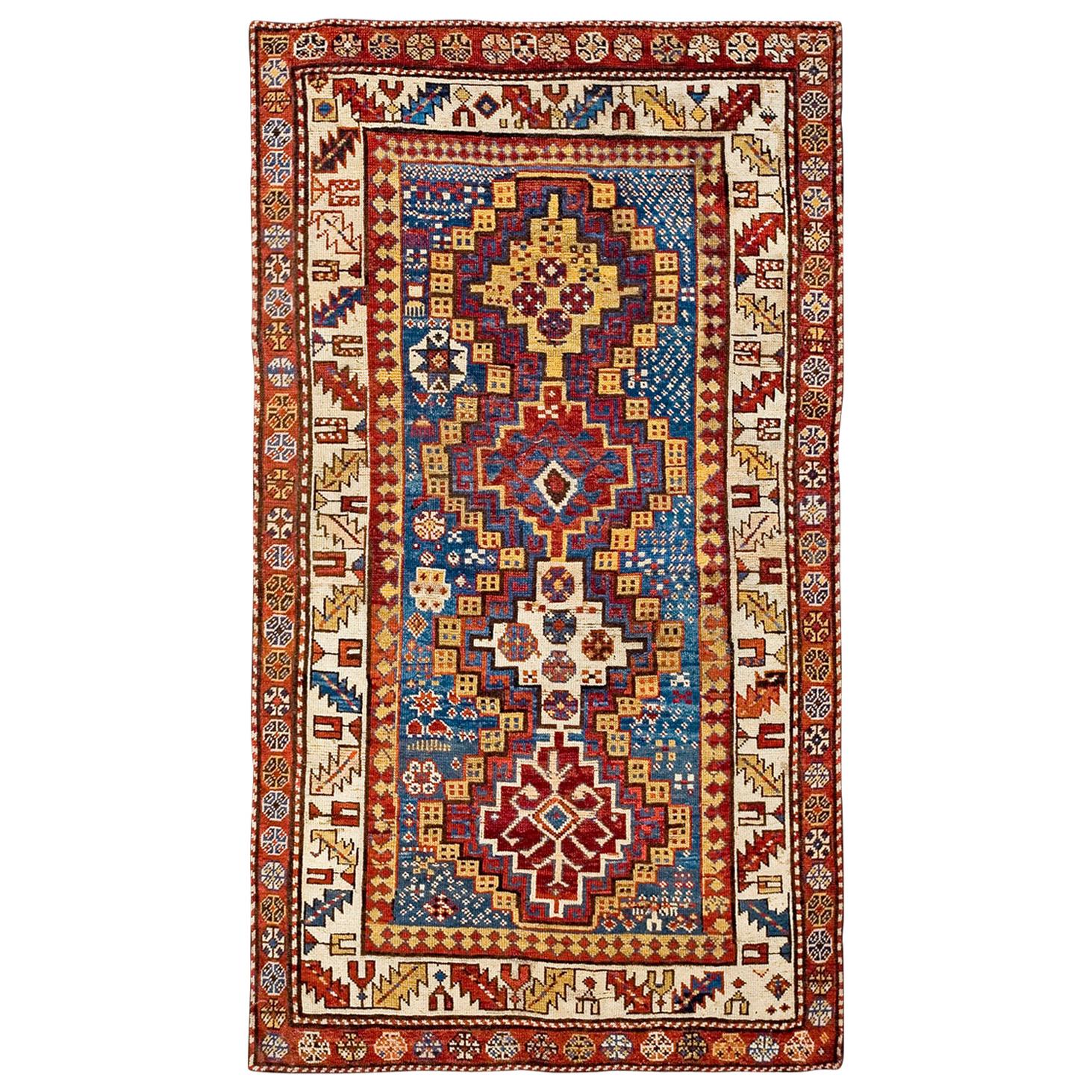 Kaukasischer Schirwan-Teppich aus dem späten 19. Jahrhundert ( 3'6" x 6' - 107 x 183 ) im Angebot