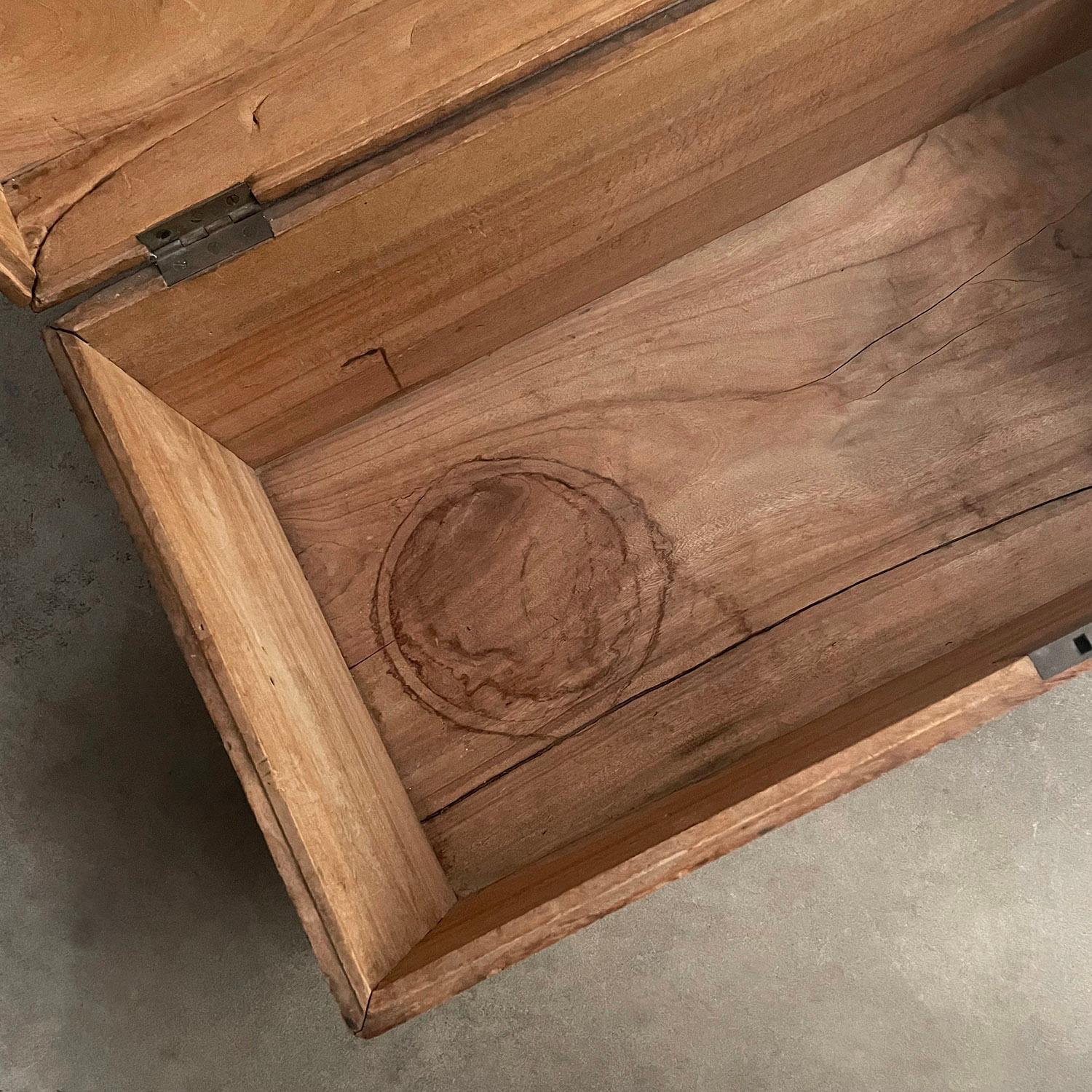 Antique Cedar Wood Storage Bench Chest For Sale 15
