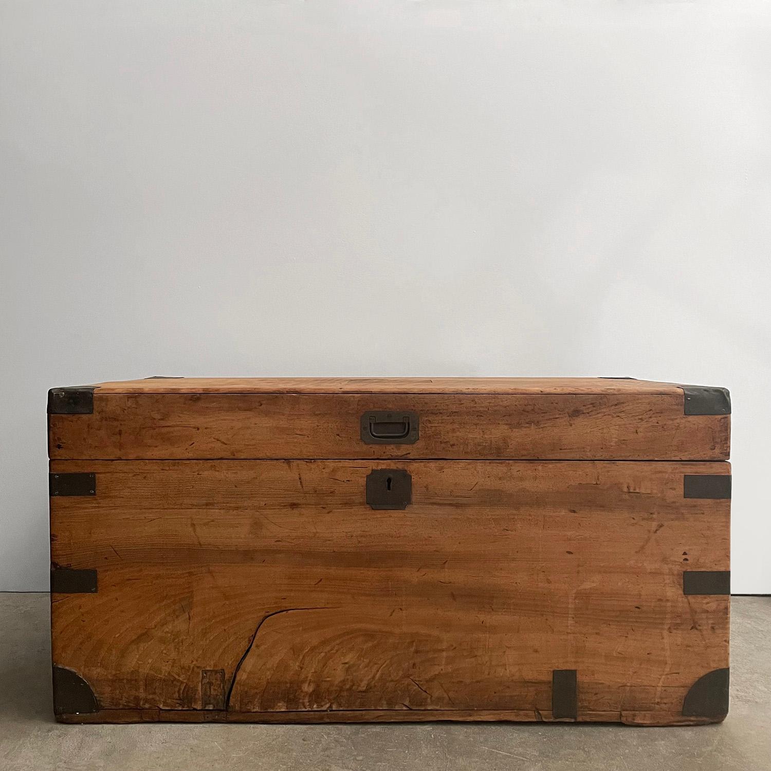 Antique Cedar Wood Storage Bench Chest For Sale 16