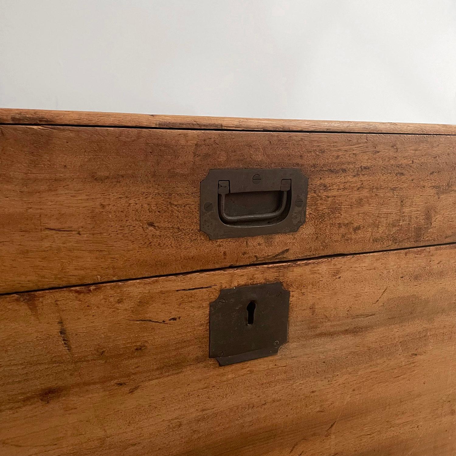 Antique Cedar Wood Storage Bench Chest For Sale 19