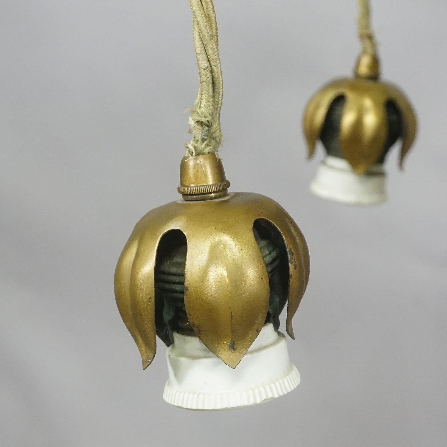 Antique Ceiling Lamp with Cattle Horns, Austria, circa 1880 For Sale 4