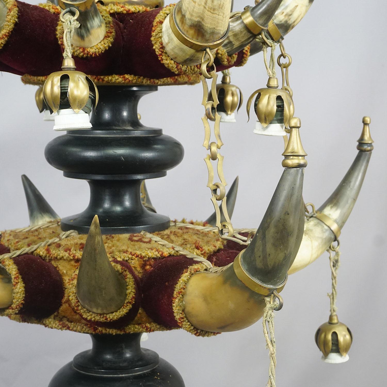 Antique Ceiling Lamp with Cattle Horns, Austria, circa 1880 In Fair Condition For Sale In Berghuelen, DE